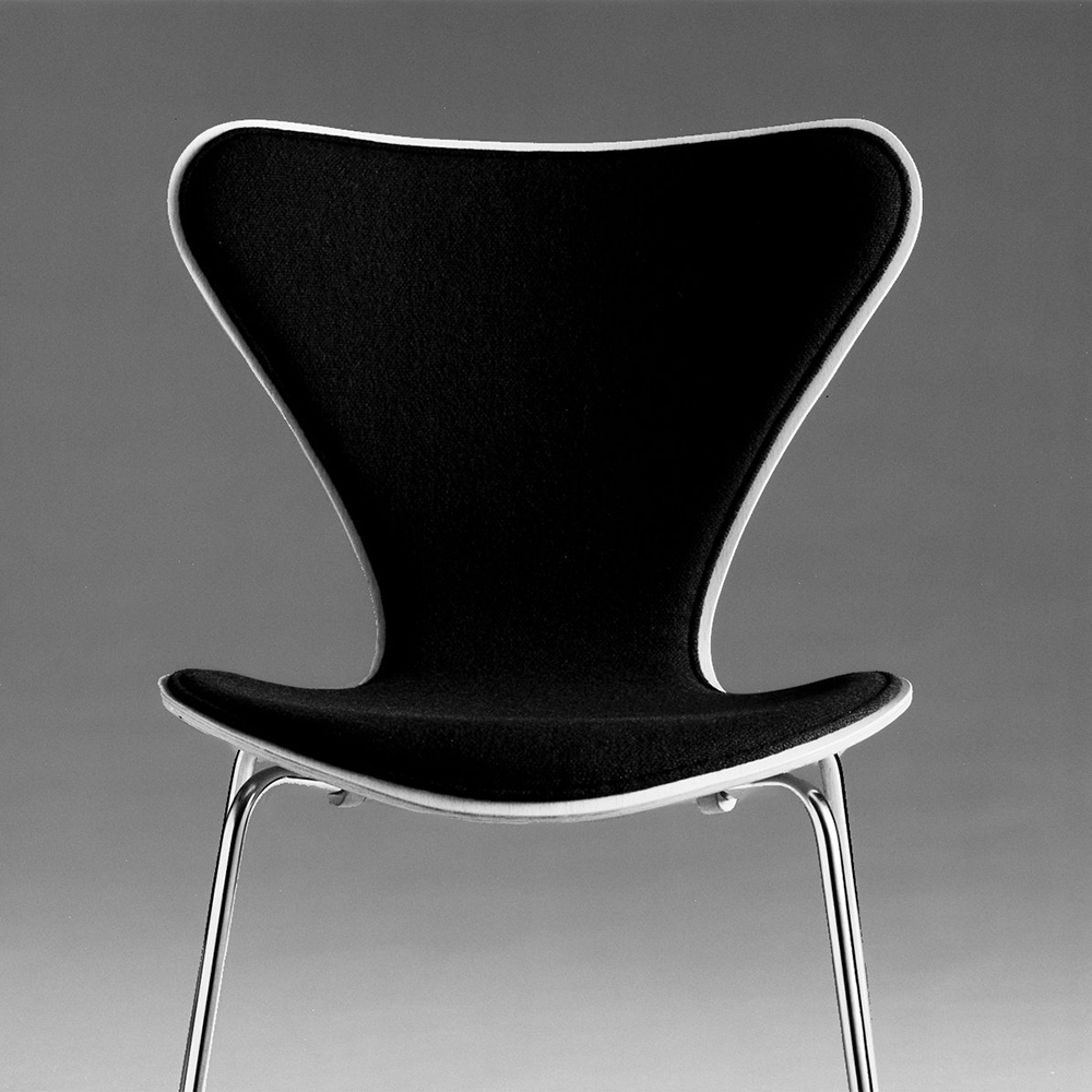 Series 7 chair designed by Arne Jacobsen for Republic of Fritz Hansen