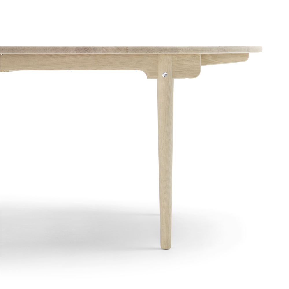 CH338 Table designed by Hans J. Wegner for Carl Hansen & Son