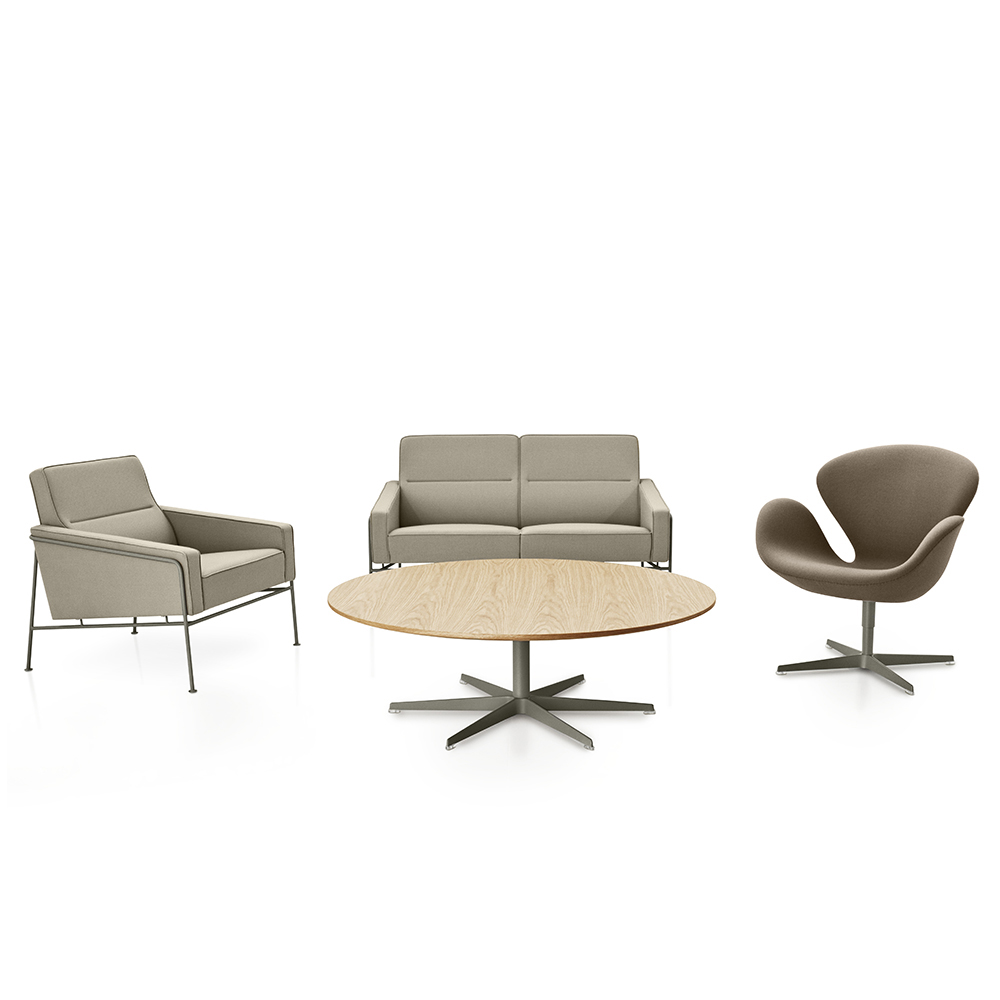 Series 3300 Sofa designed by Arne Jacobsen for Fritz Hansen