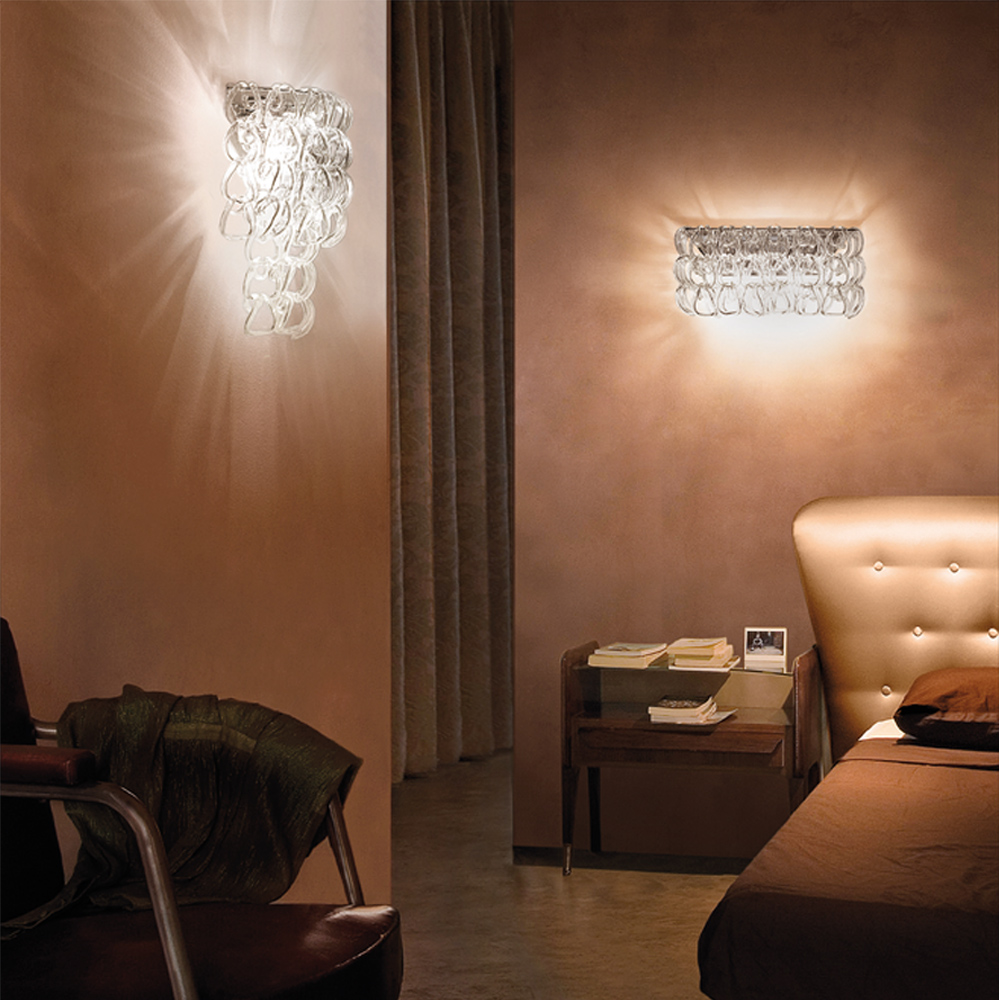 Giogali wall light designed by Angelo Mangiarotti for Vistosi.