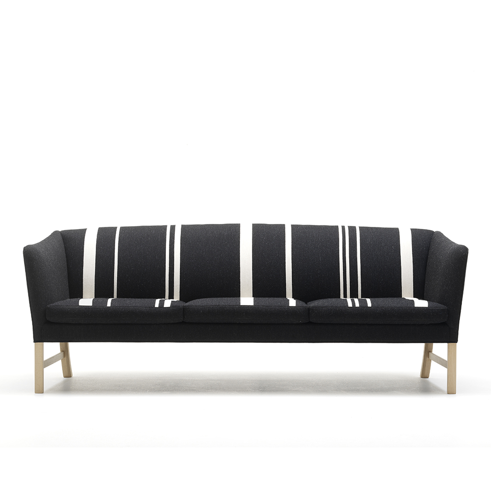 OW603 Sofa designed by Ole Wanscher, manufactured by Carl Hansen & Son