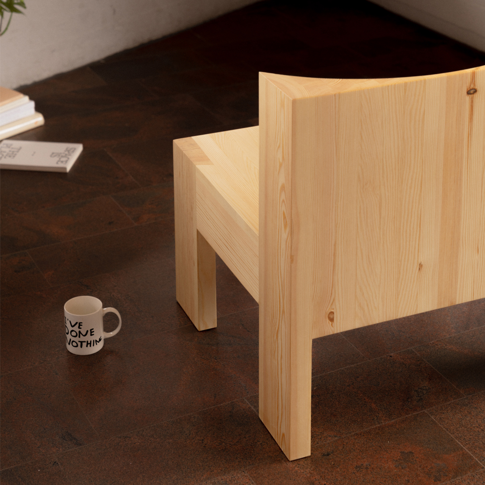 005 Lounge Chair