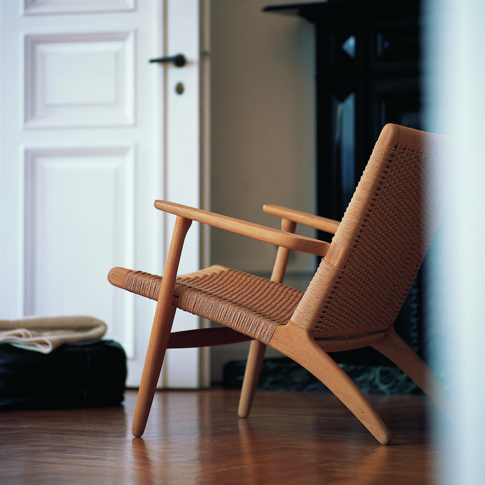 CH25 Easy Chair
