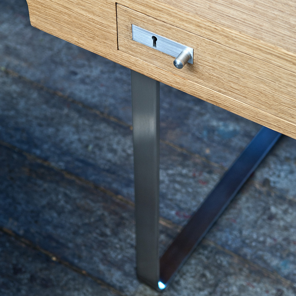 CH110 Desk