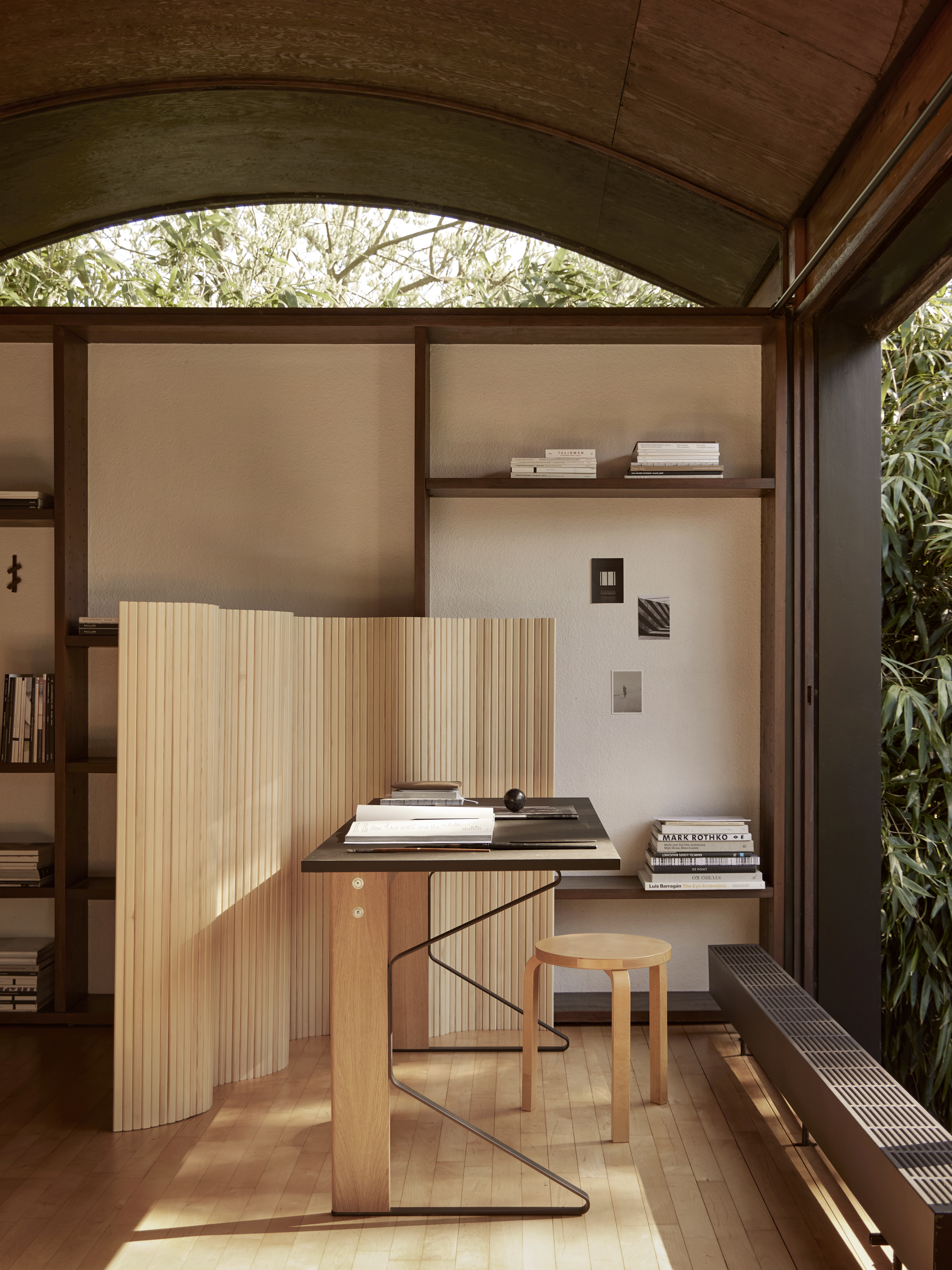 artek-gems-from-the-archive-in-situ-screen-100b-master