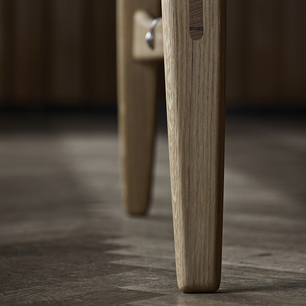 BM1160 Hunting Table