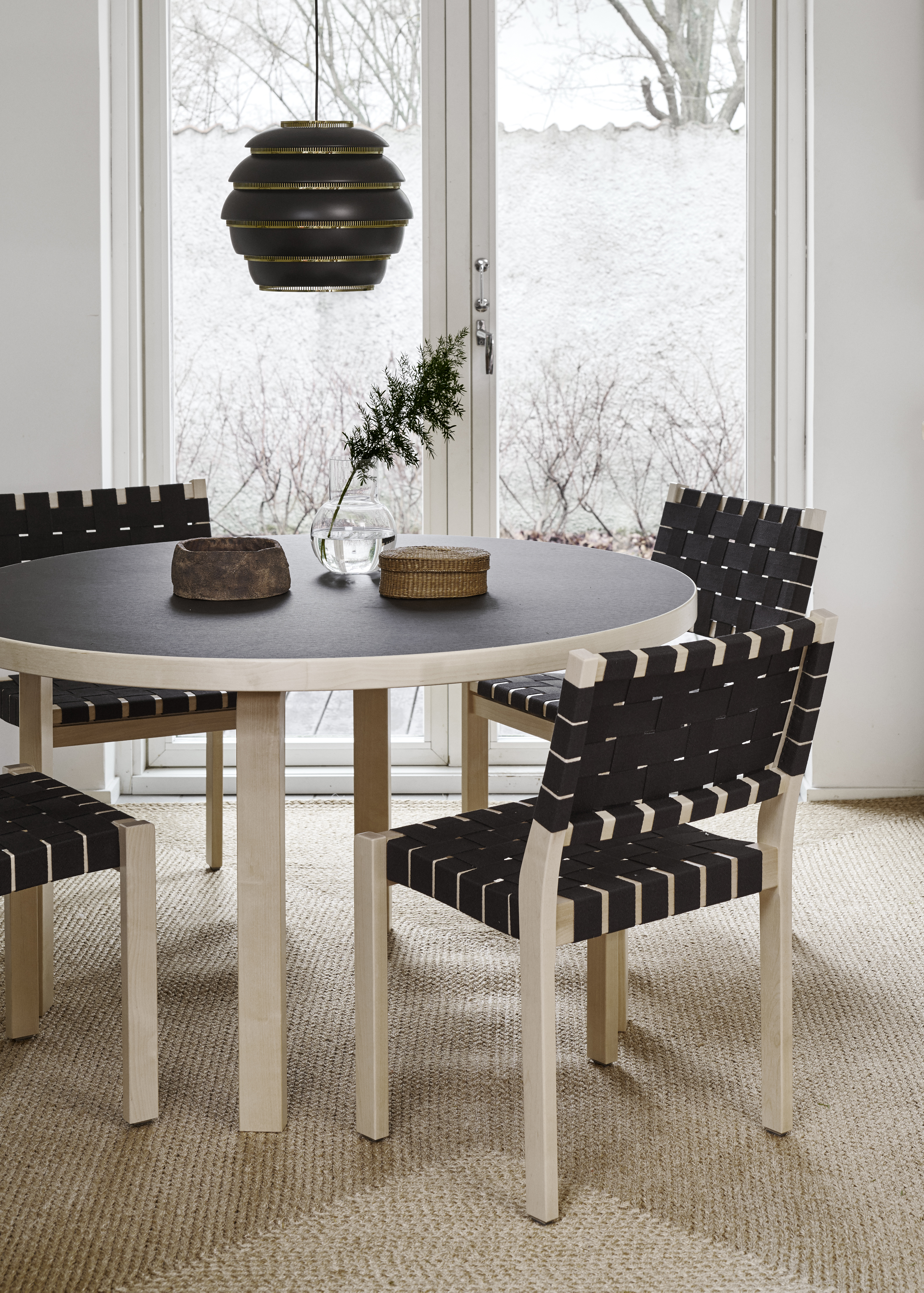 chair-611-aalto-table-91-riikka-kantinkoski6-master