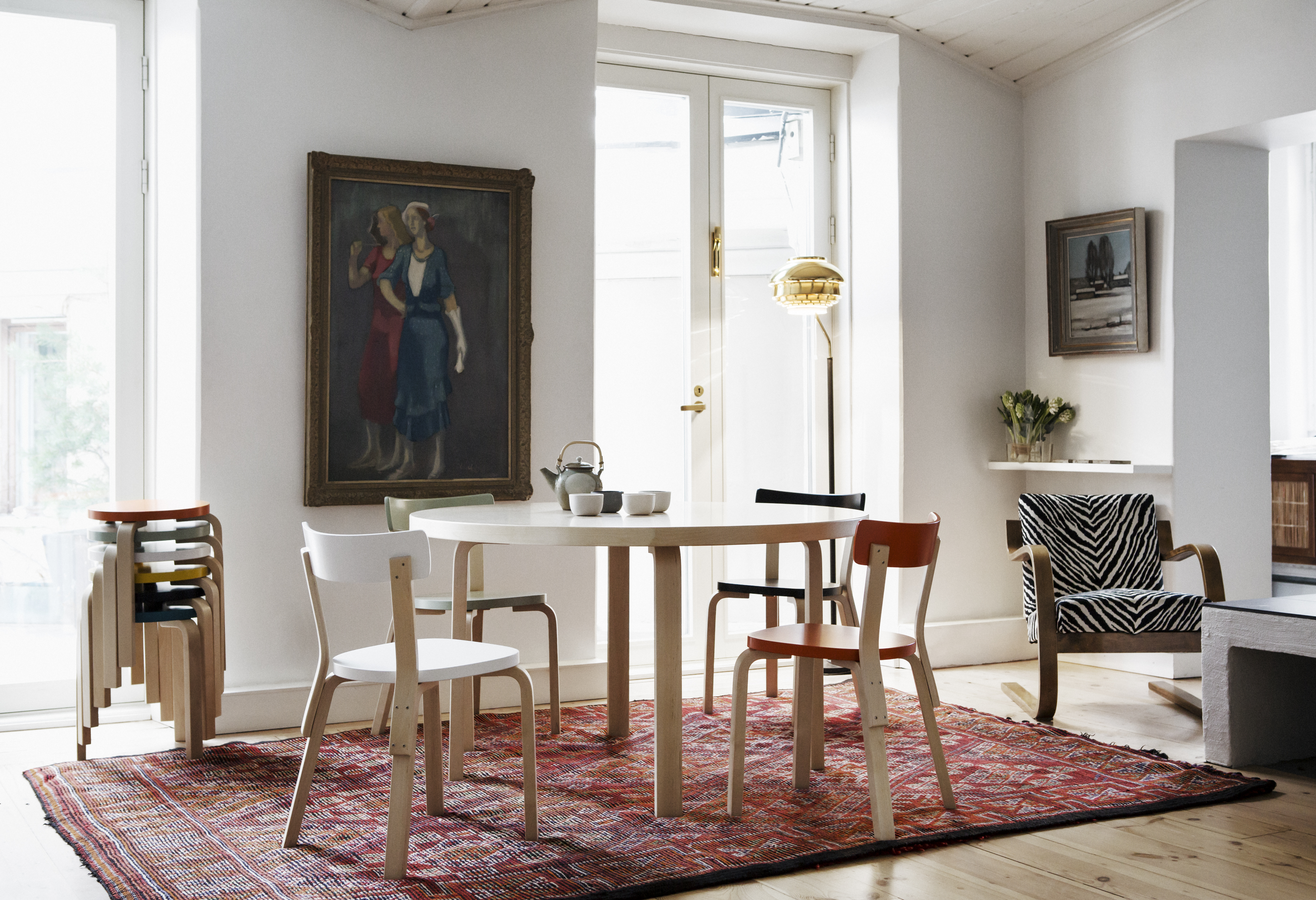 chair-69-aalto-table-round-91-floor-light-a808-armchair-402-master