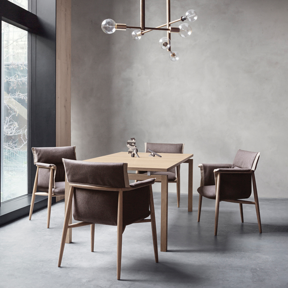 E005 Embrace Chair