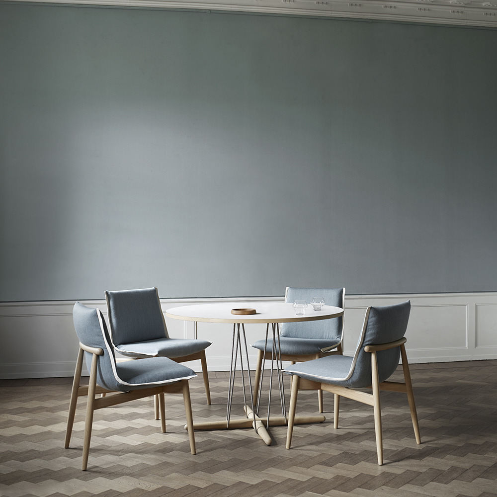 E020 Embrace Table