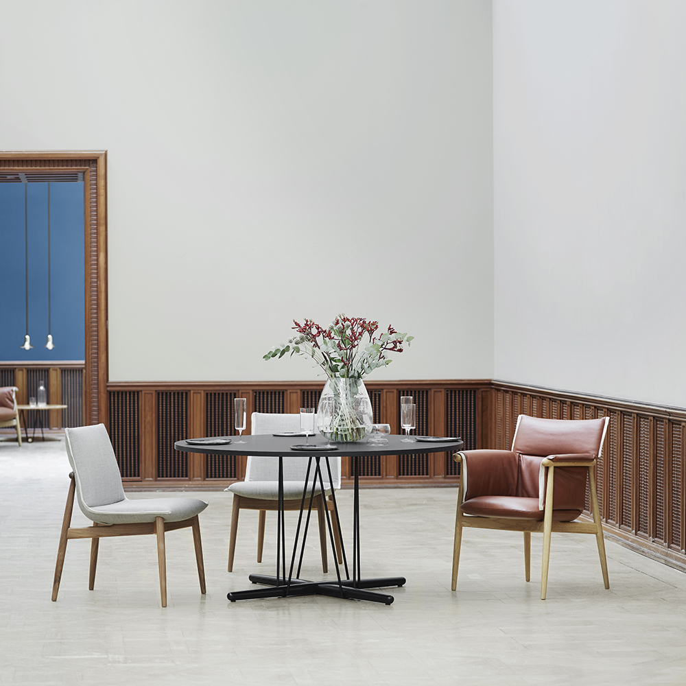 E020 Embrace Table