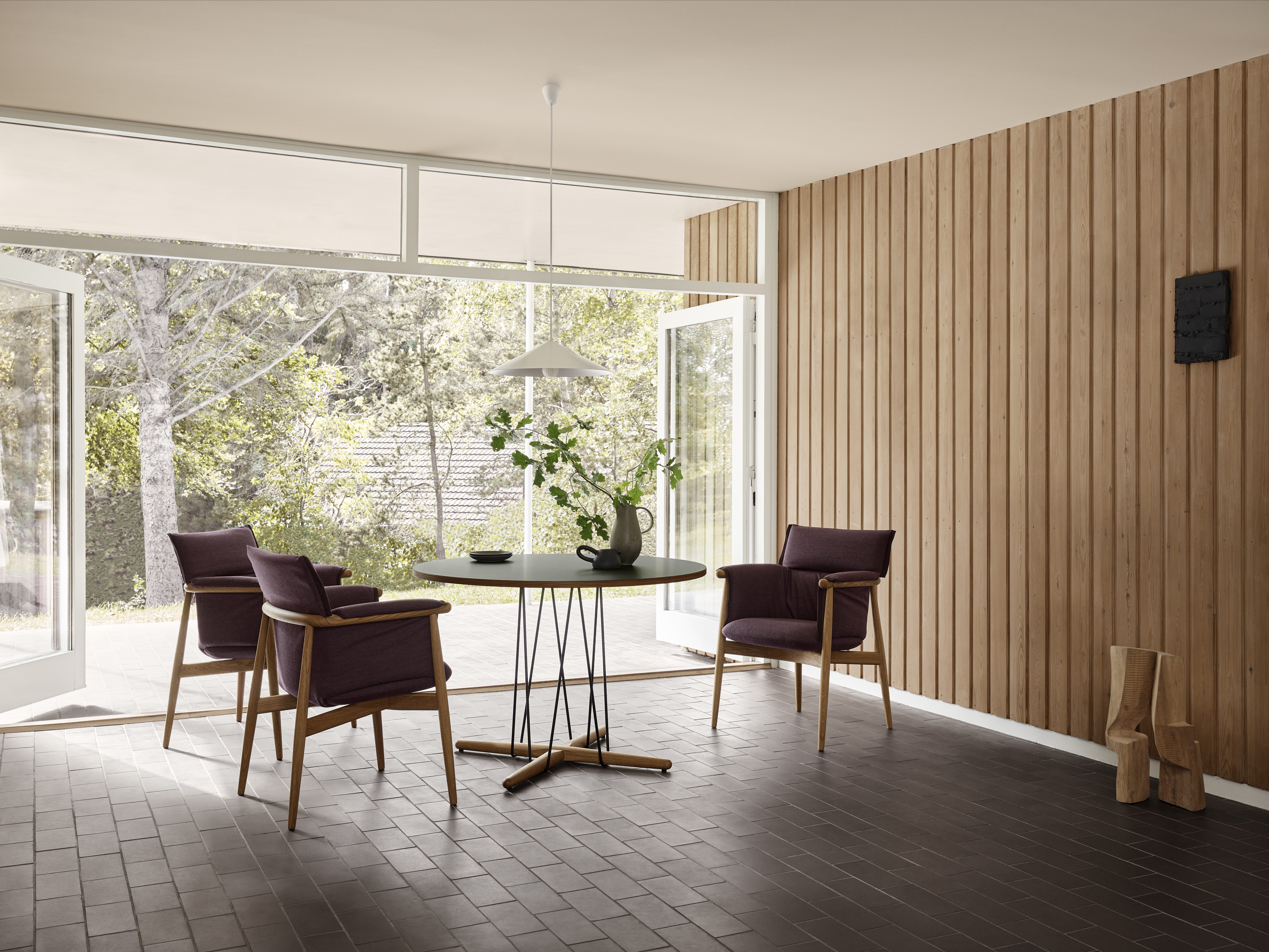 e020-o110-oak-oil-laminate-steel-black-e005-oak-oil-crisp4722-brown-webbing-bt1001-o460-steel-white