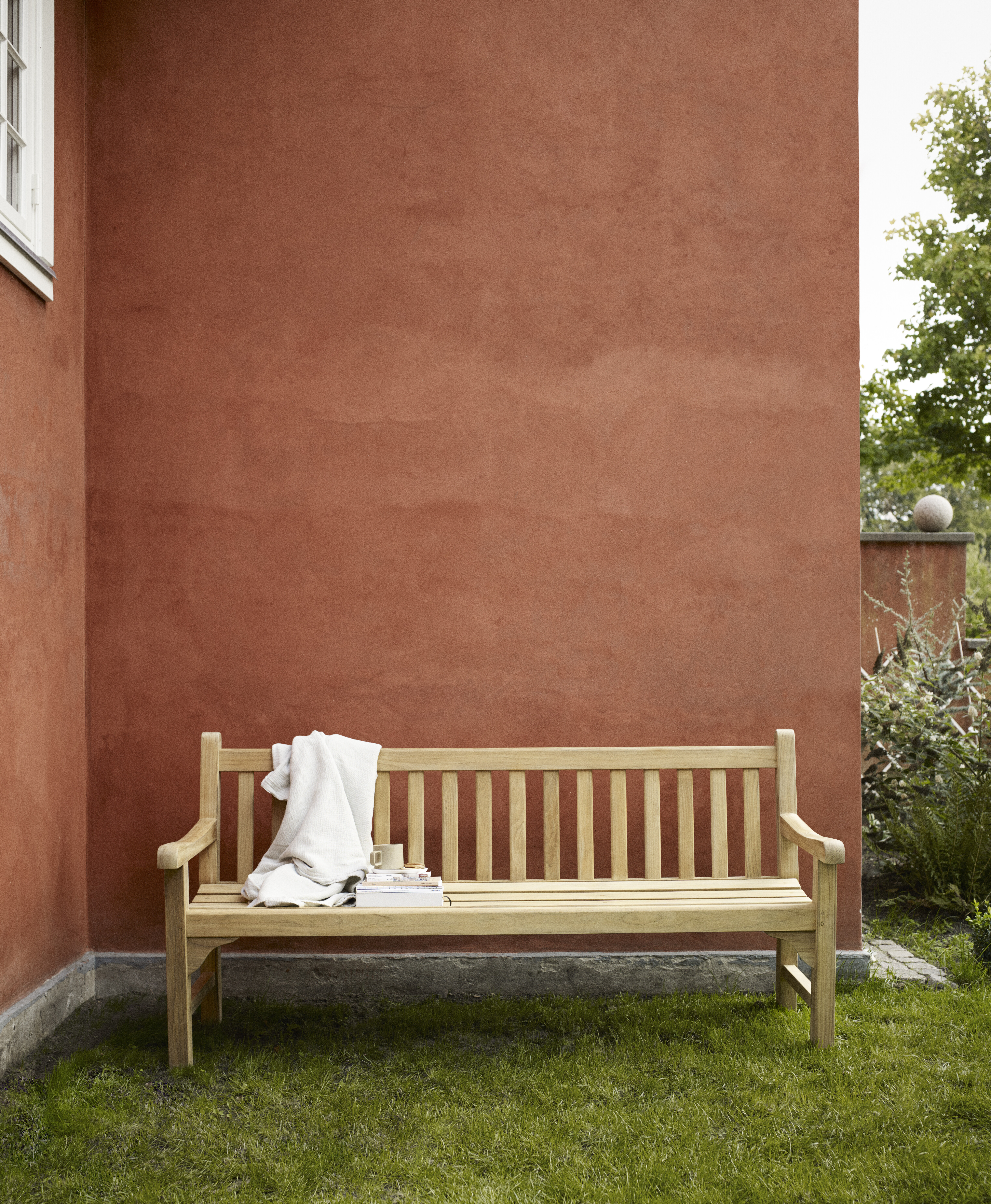england-bench180-02