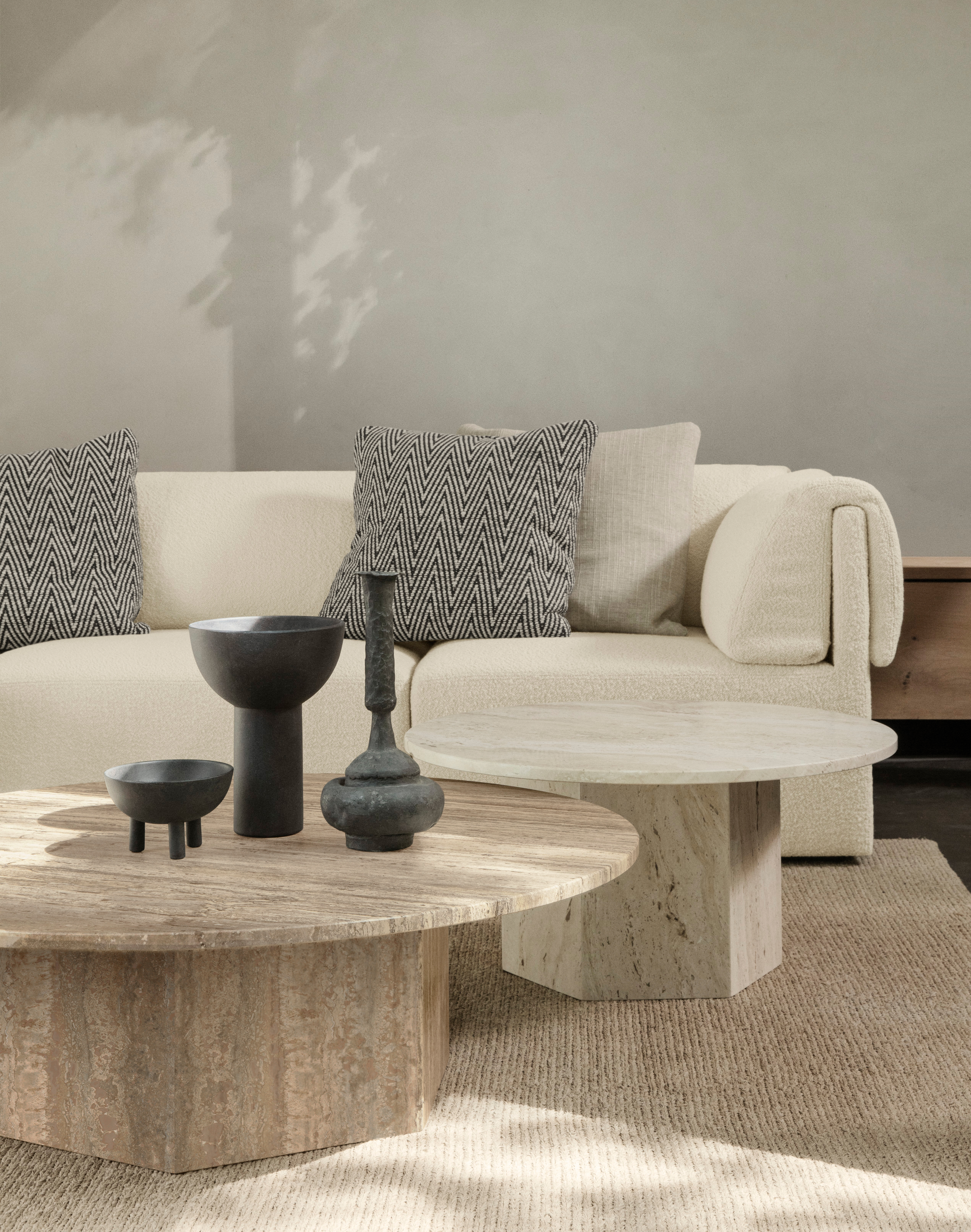 epiccoffeetable-wondersofa-gravityfloorlampxl-off-1