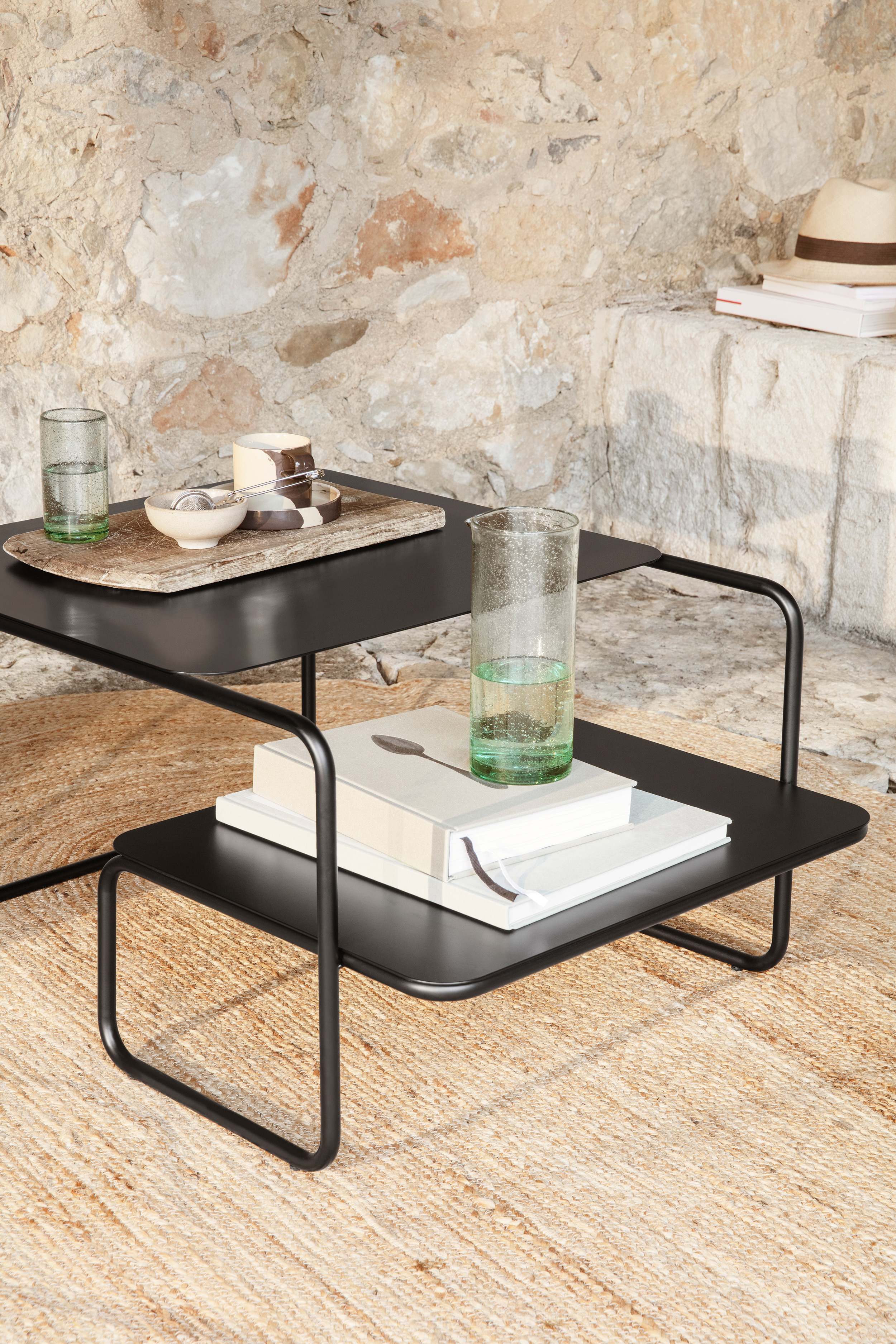 fermliving-ss22-levelcoffeetable-olijug-image-2