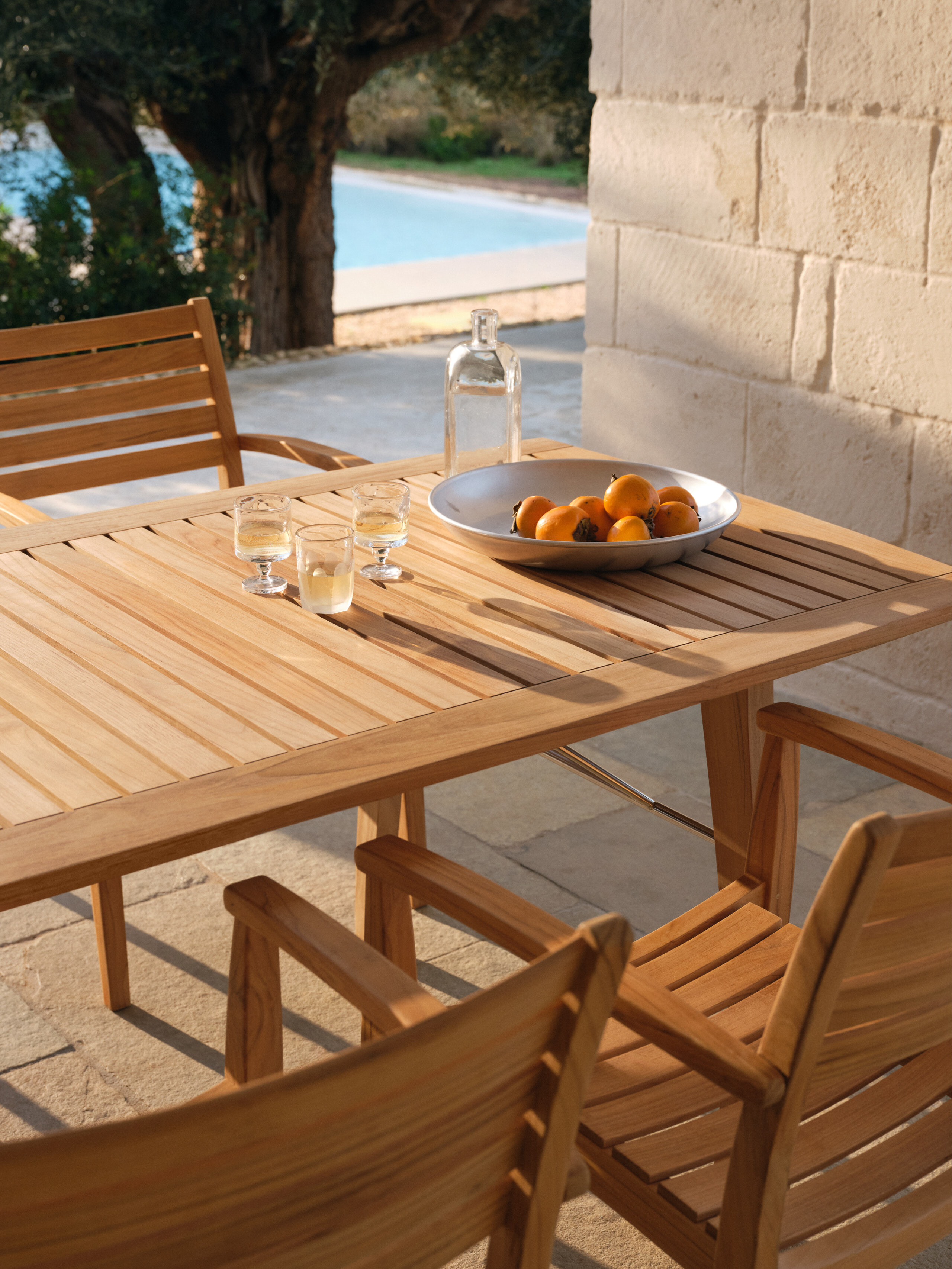 fh-ballare-armchair-table-196-teak