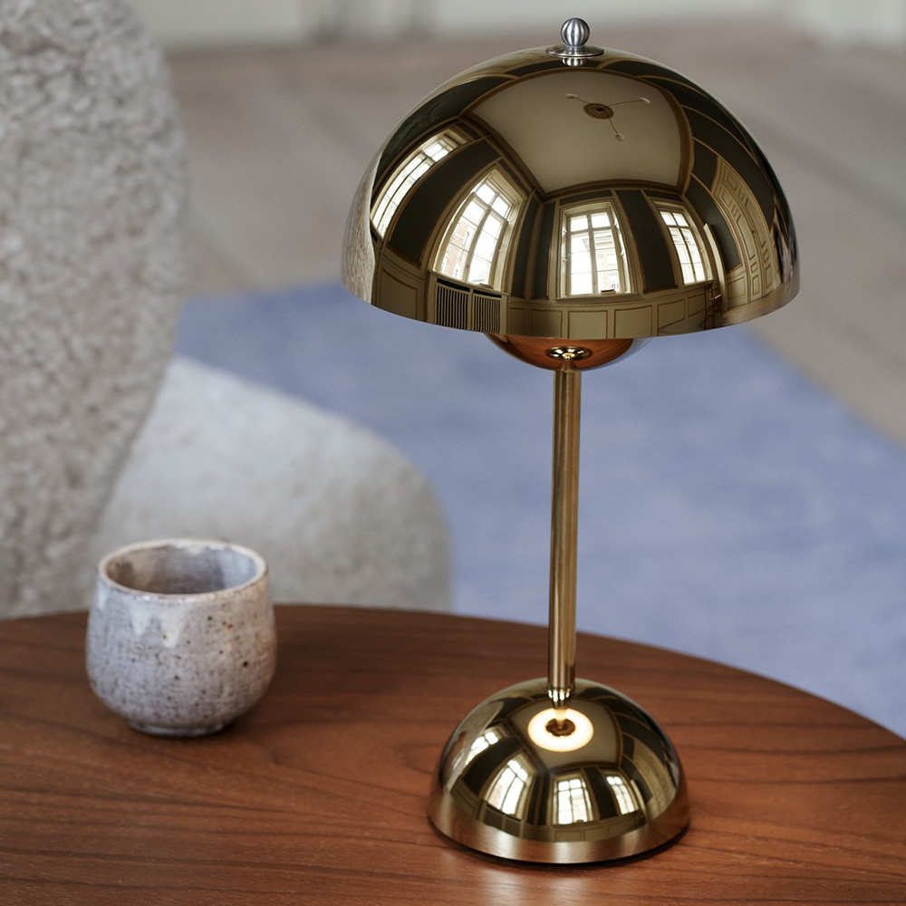 Flowerpot Table Lamp VP9