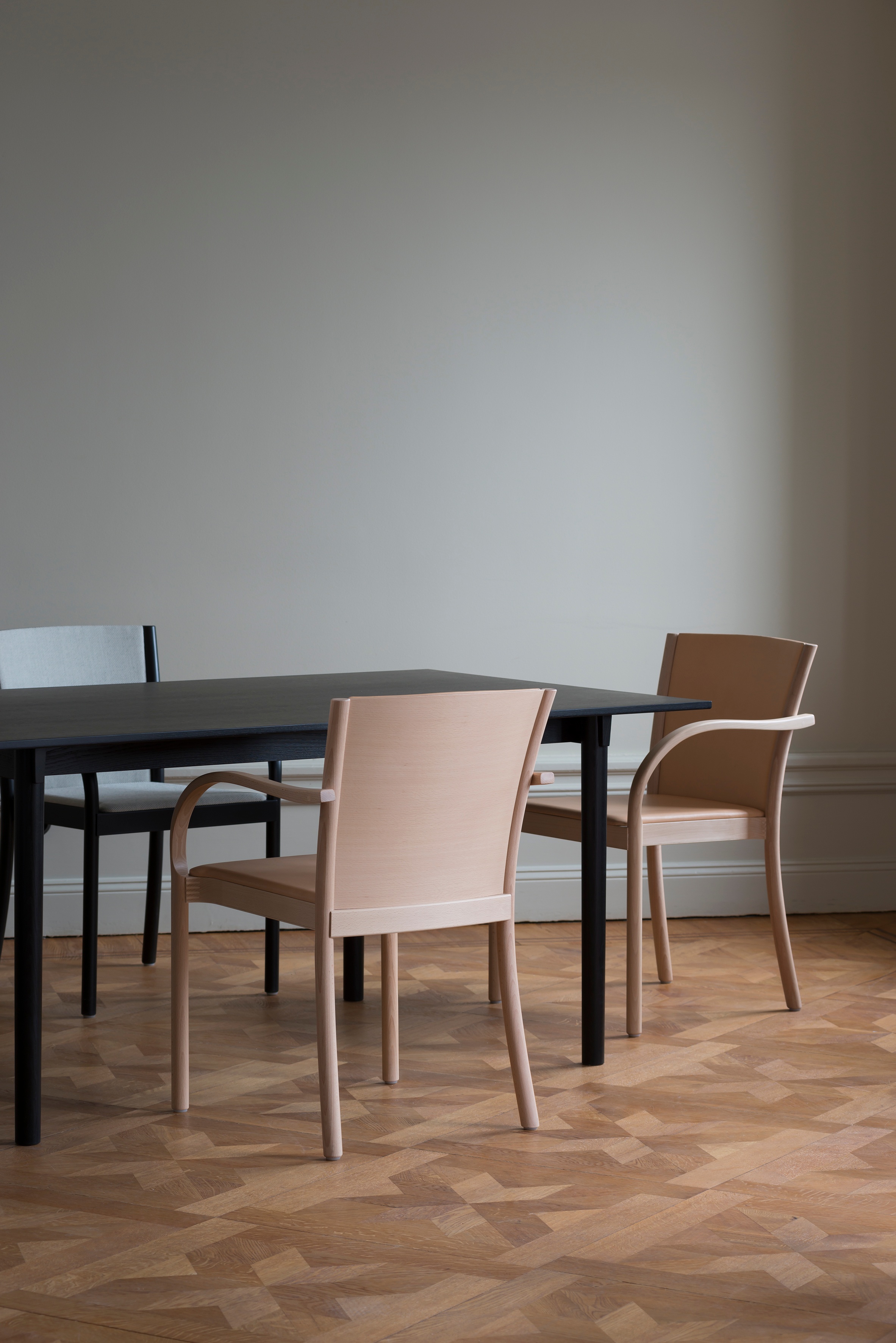 garsnas-tak-table-sonata-armchair-01