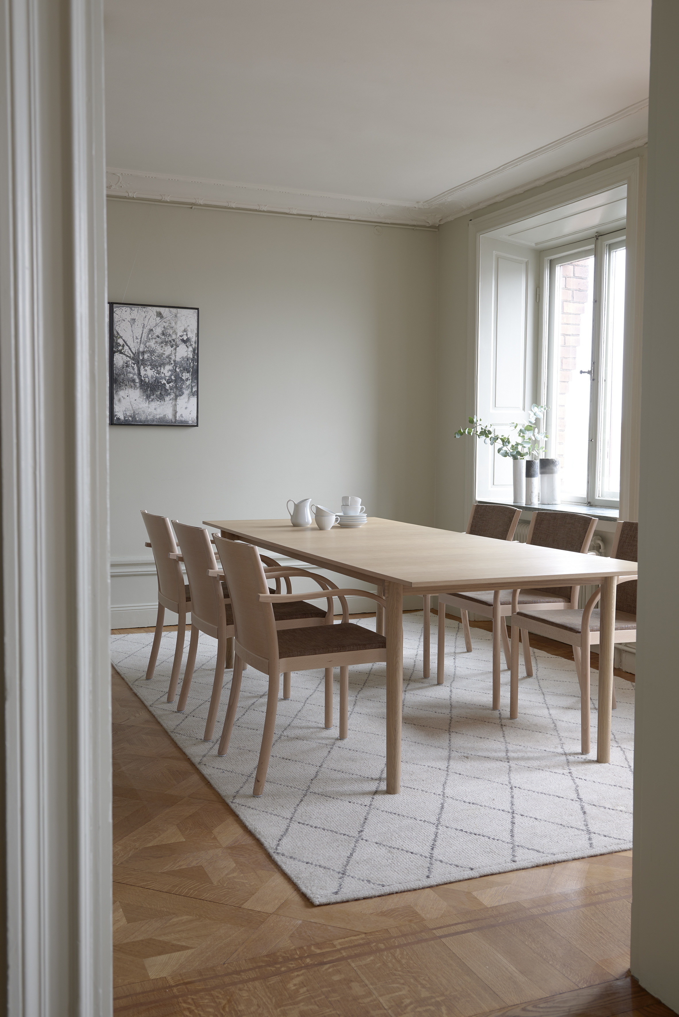 garsnas-tak-table-sonata-armchair-03