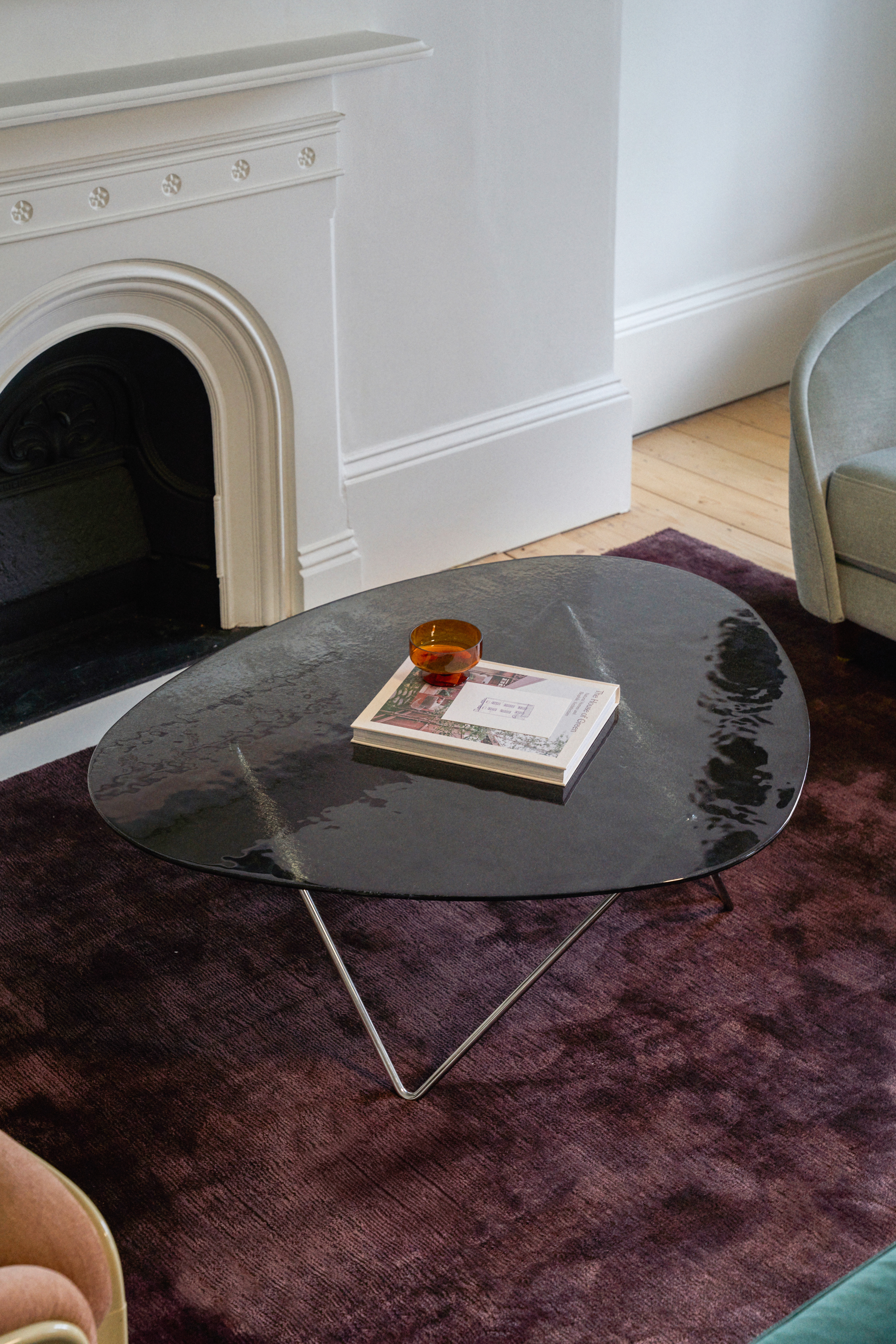 gubi-london-house-pedrera-in-structured-glass-05