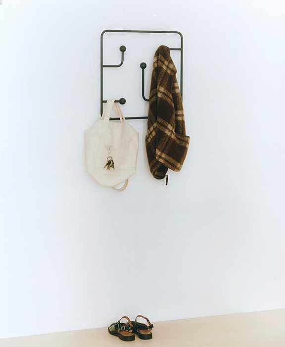 hangaround-small-576