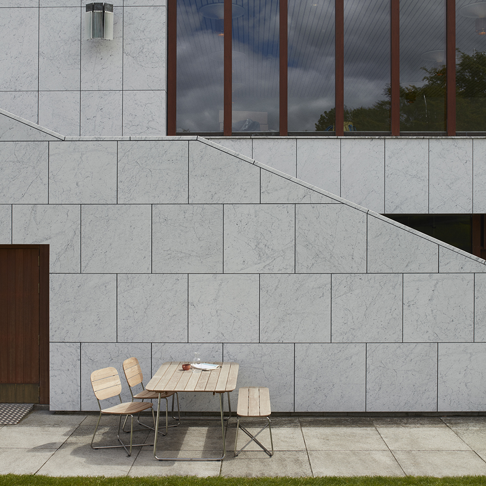 Lilium Bench