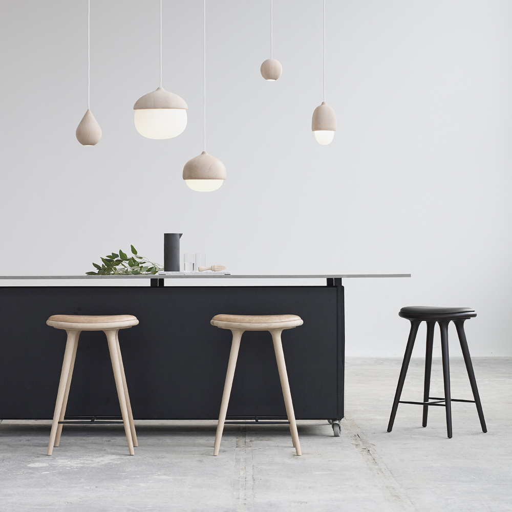 Mater - The High Stool