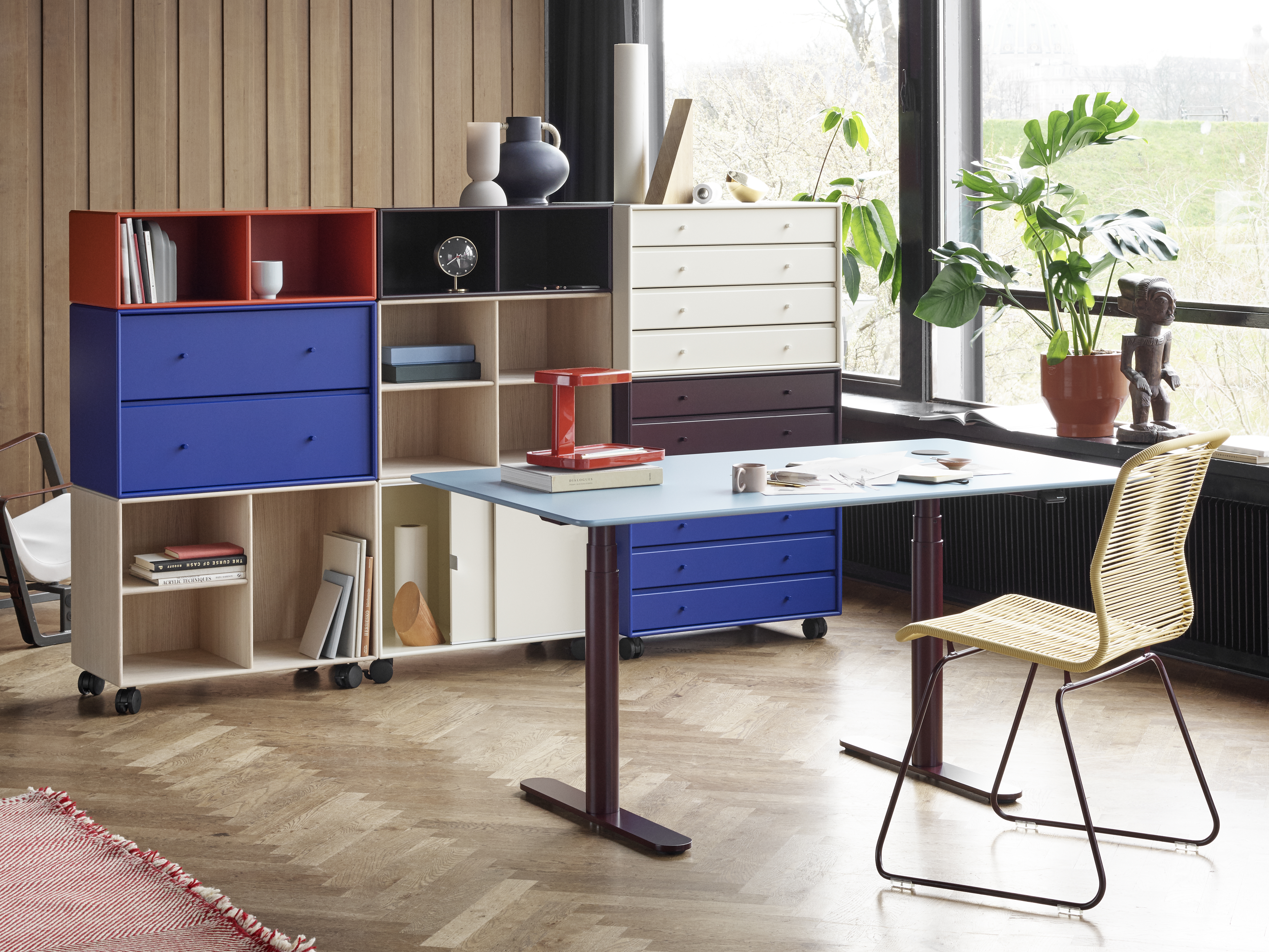 montana-home20-21-hilowtable-pantonone-hokkaido-monarch-whiteoak-vanilla-balsamic-02-w