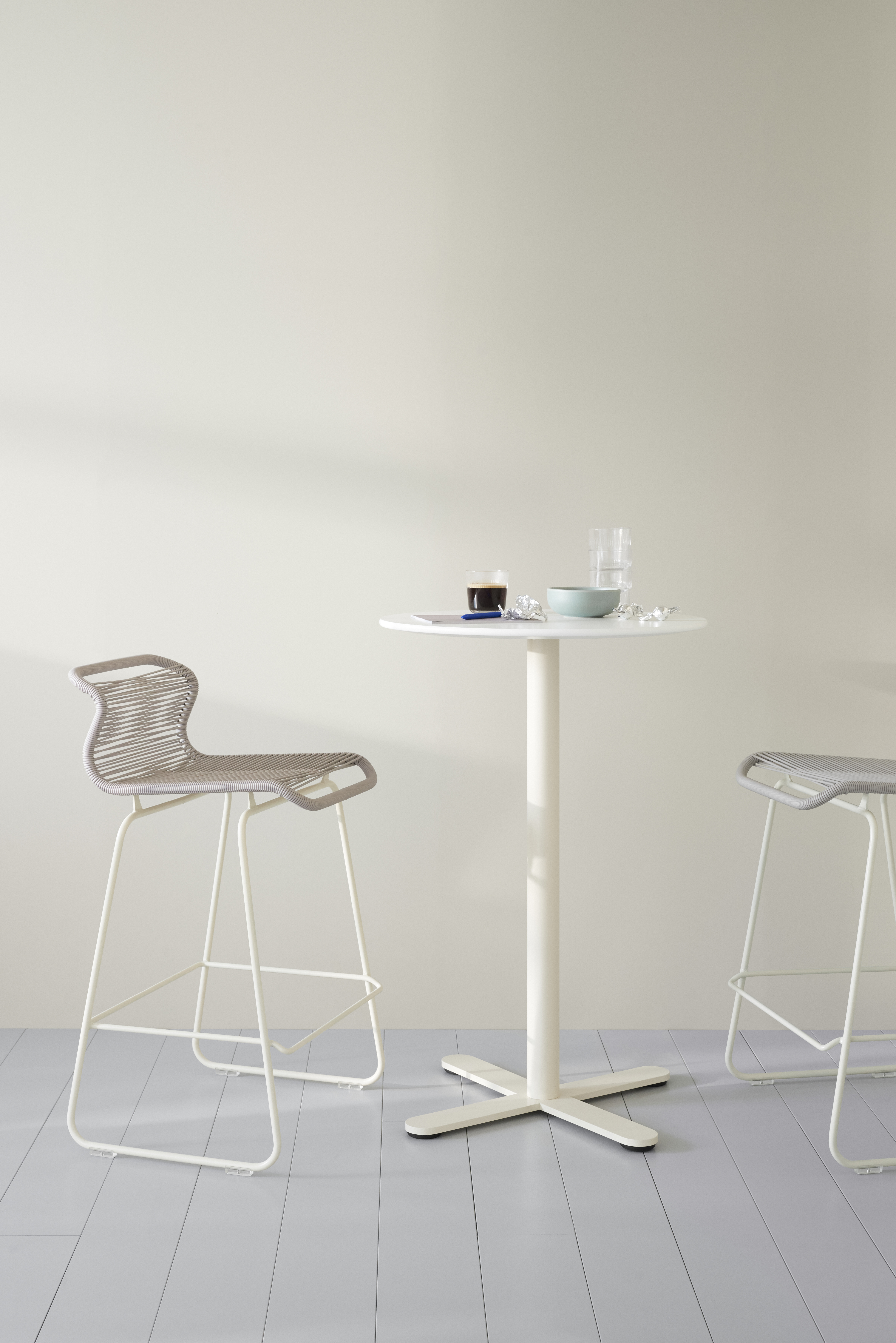 montana-multitable-cafe-h105-o60-snowlaminate-beige-1781484504