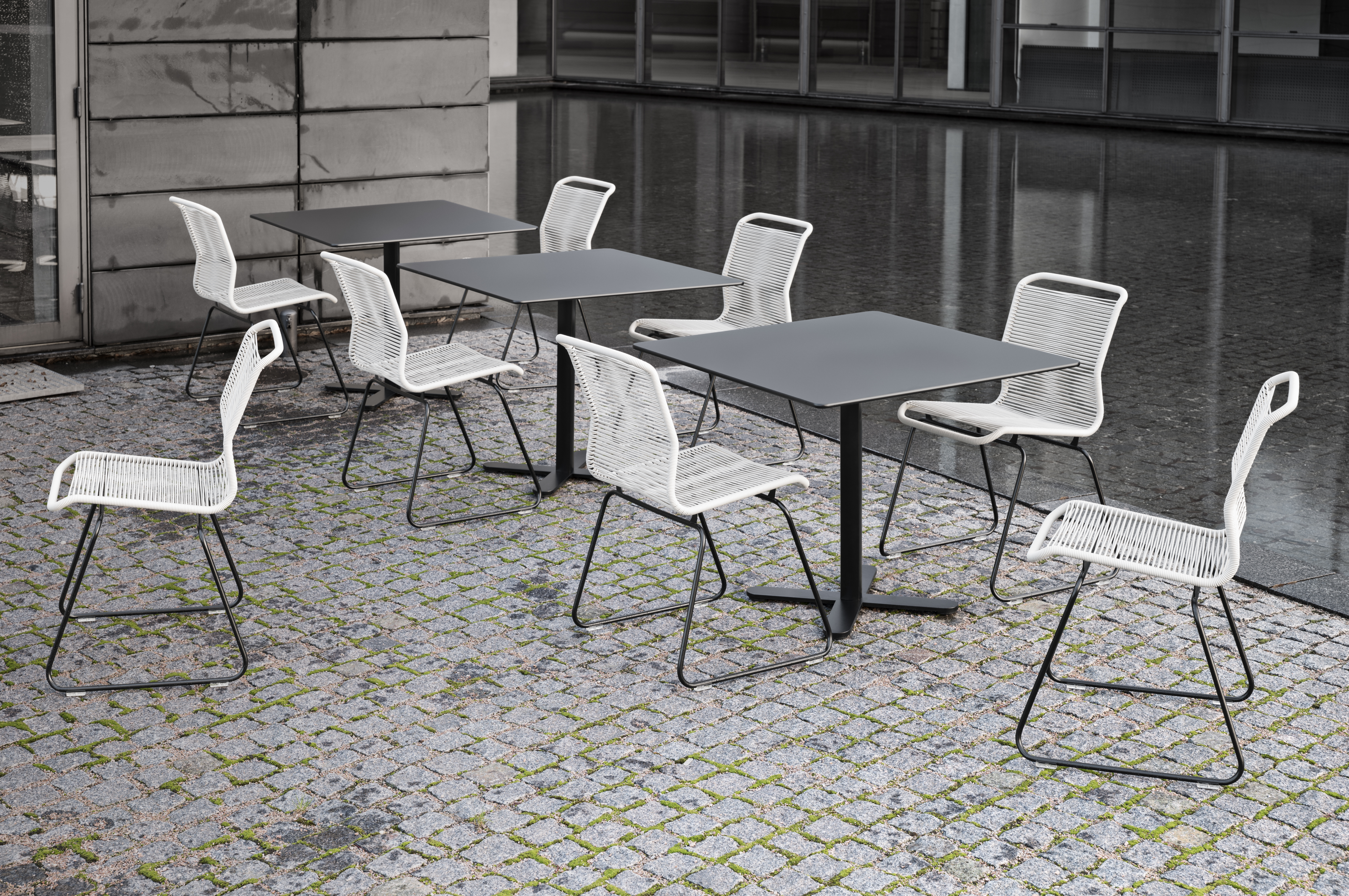 montana-office-pantonone-multicafe-black-white-outdoors-2016-w-1781482188