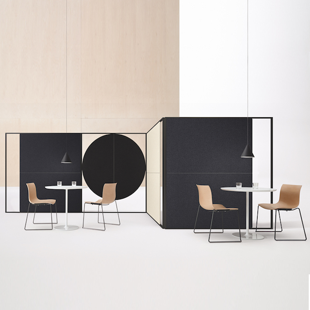 Parentesit Panel Standing