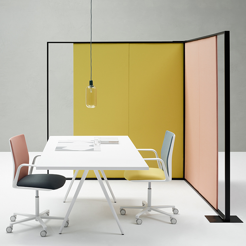Parentesit Panel Standing