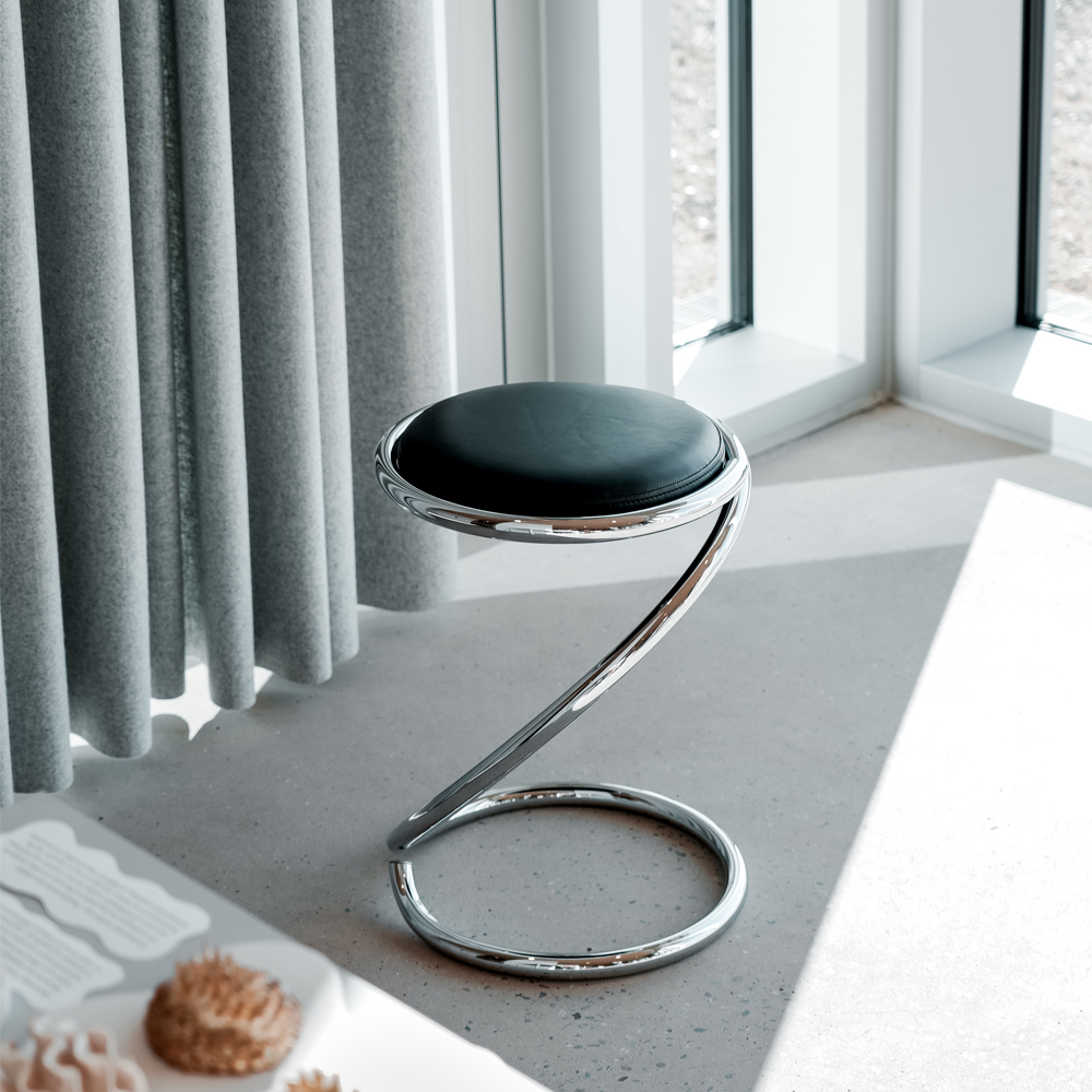 PH Snake Stool