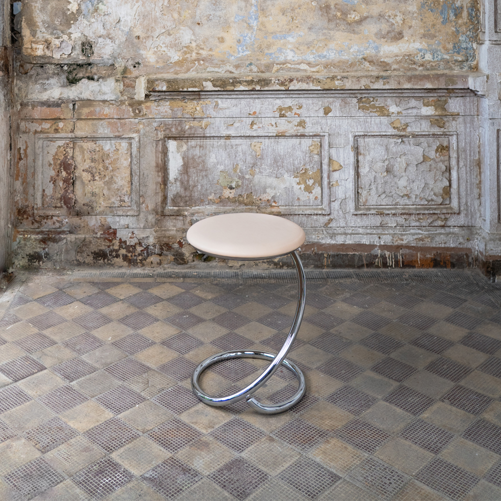 PH Snake Stool