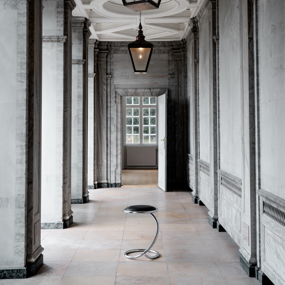 PH Snake Stool