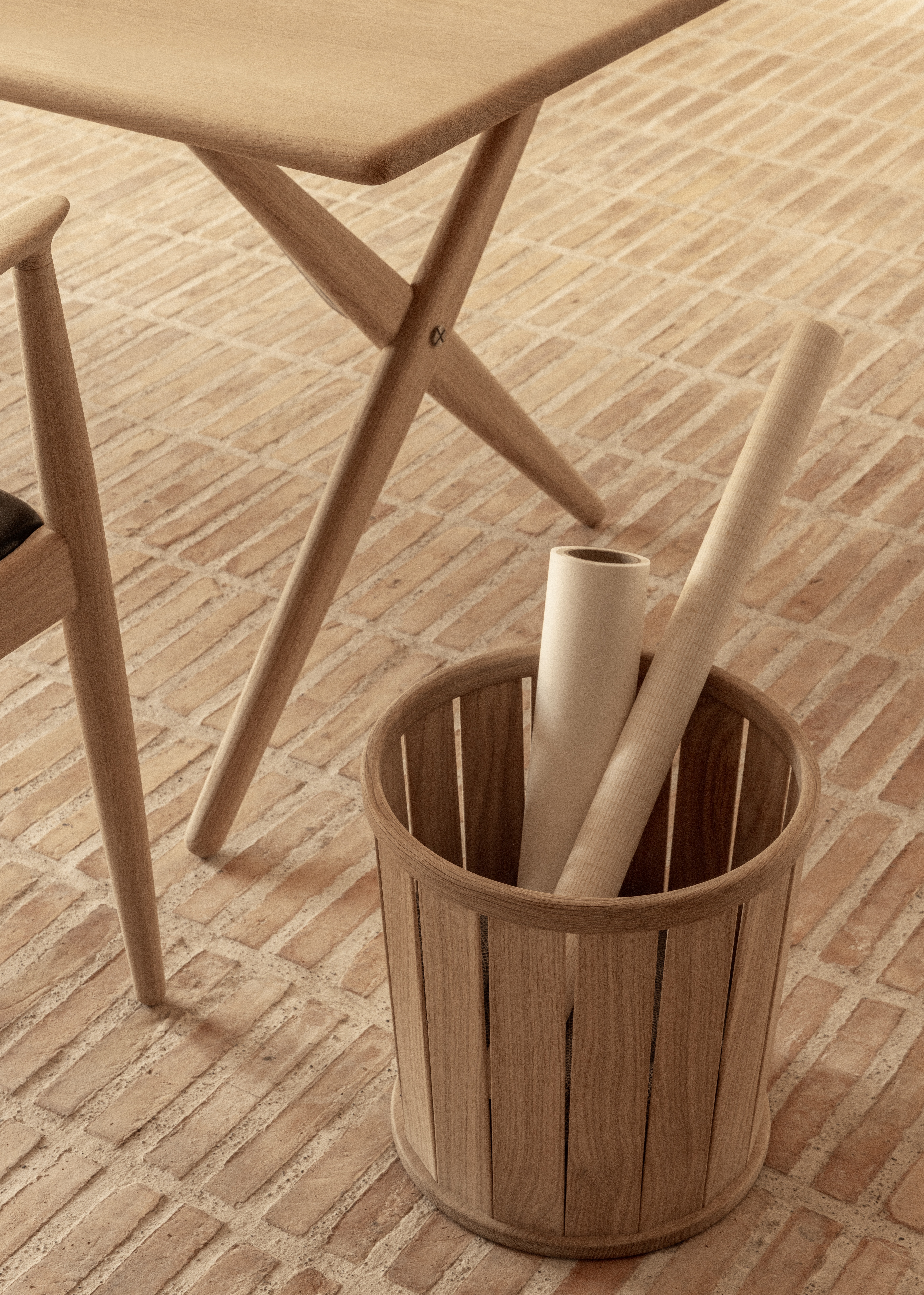 pp-mobler-wegner-pp40-paper-basket-oak-soap-lifestyle-1