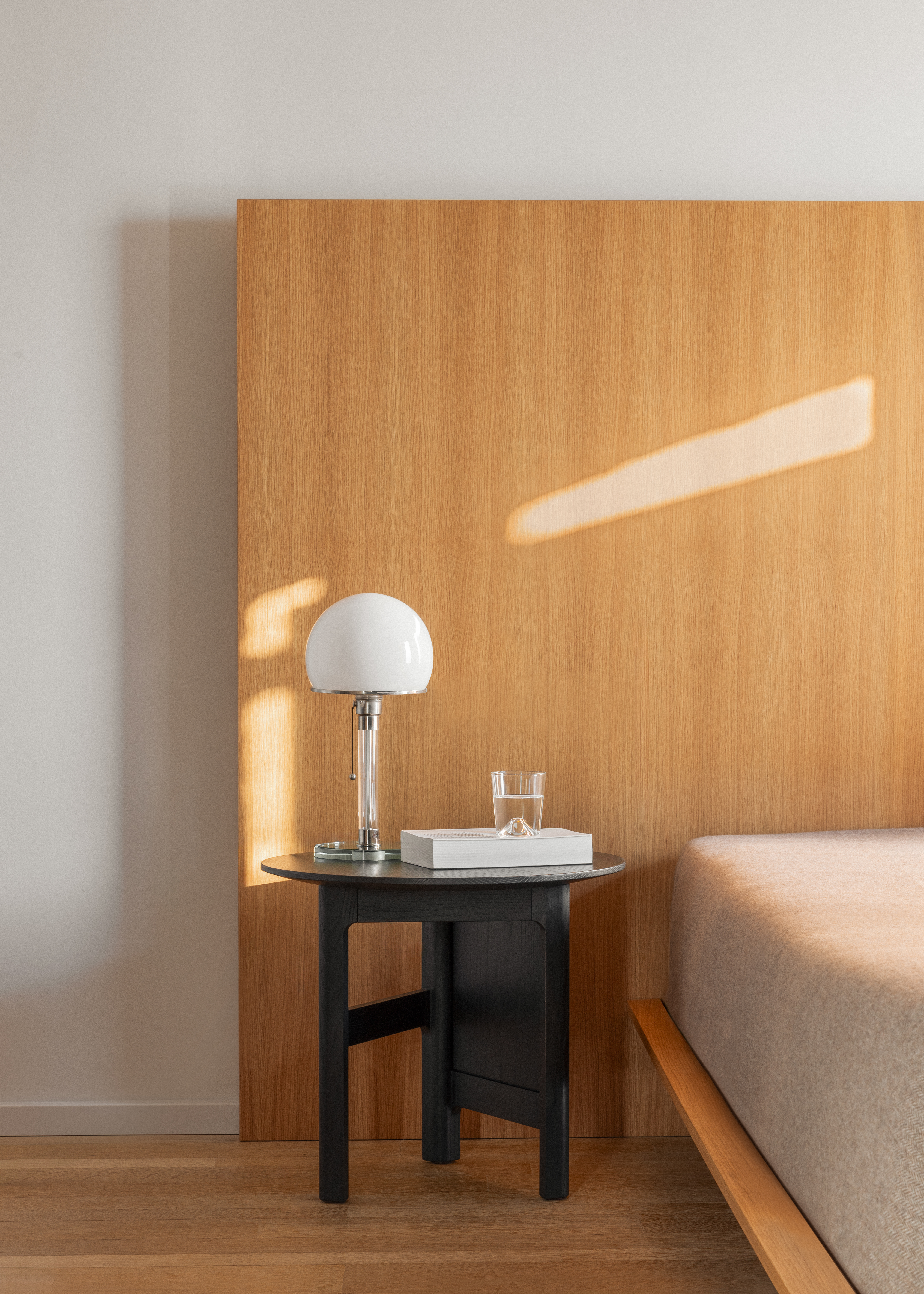 seitz-modern-home-limmat-side-table-02