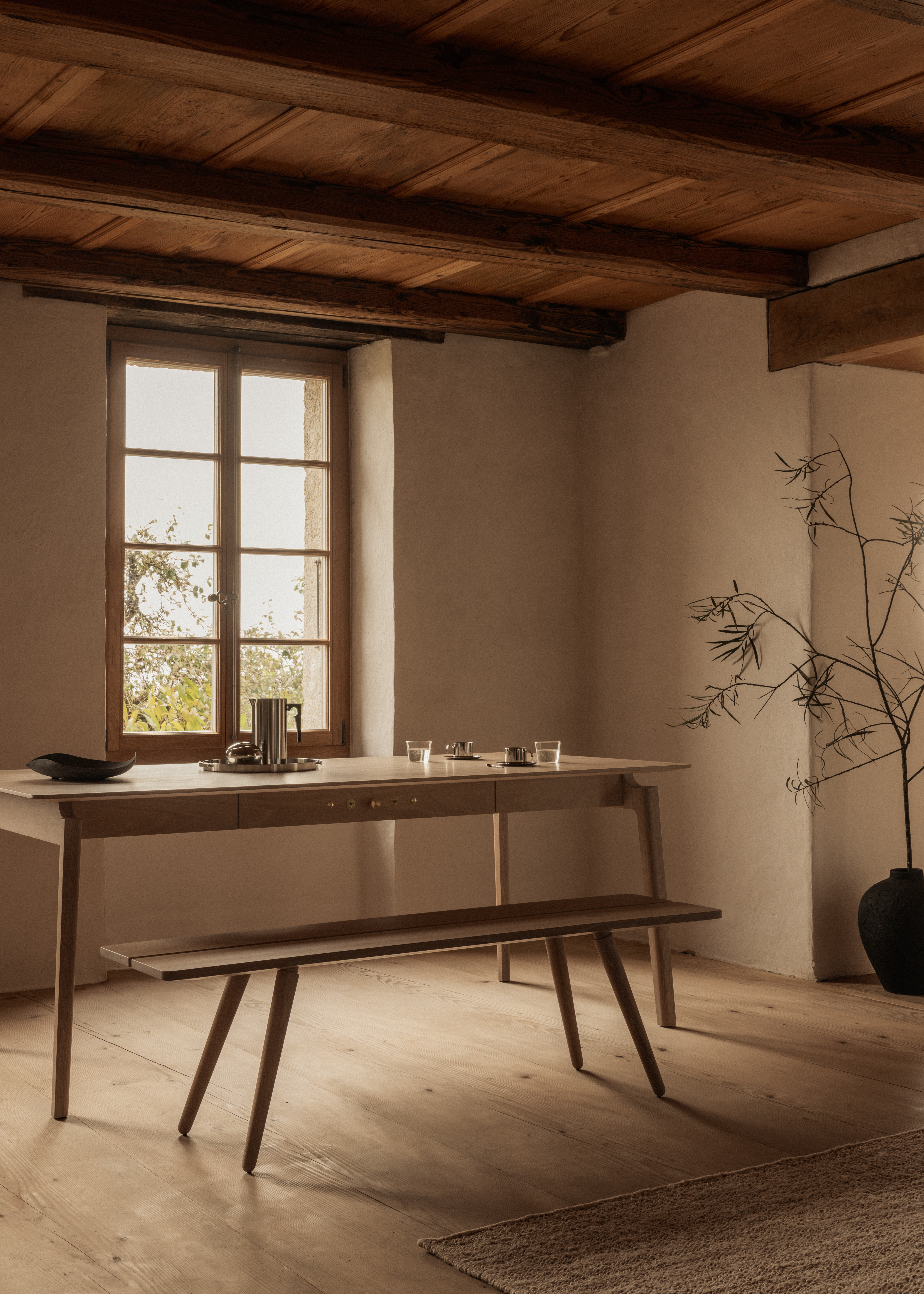 seitz-traditional-home-appenzeller-dining-table-and-chalet-bench
