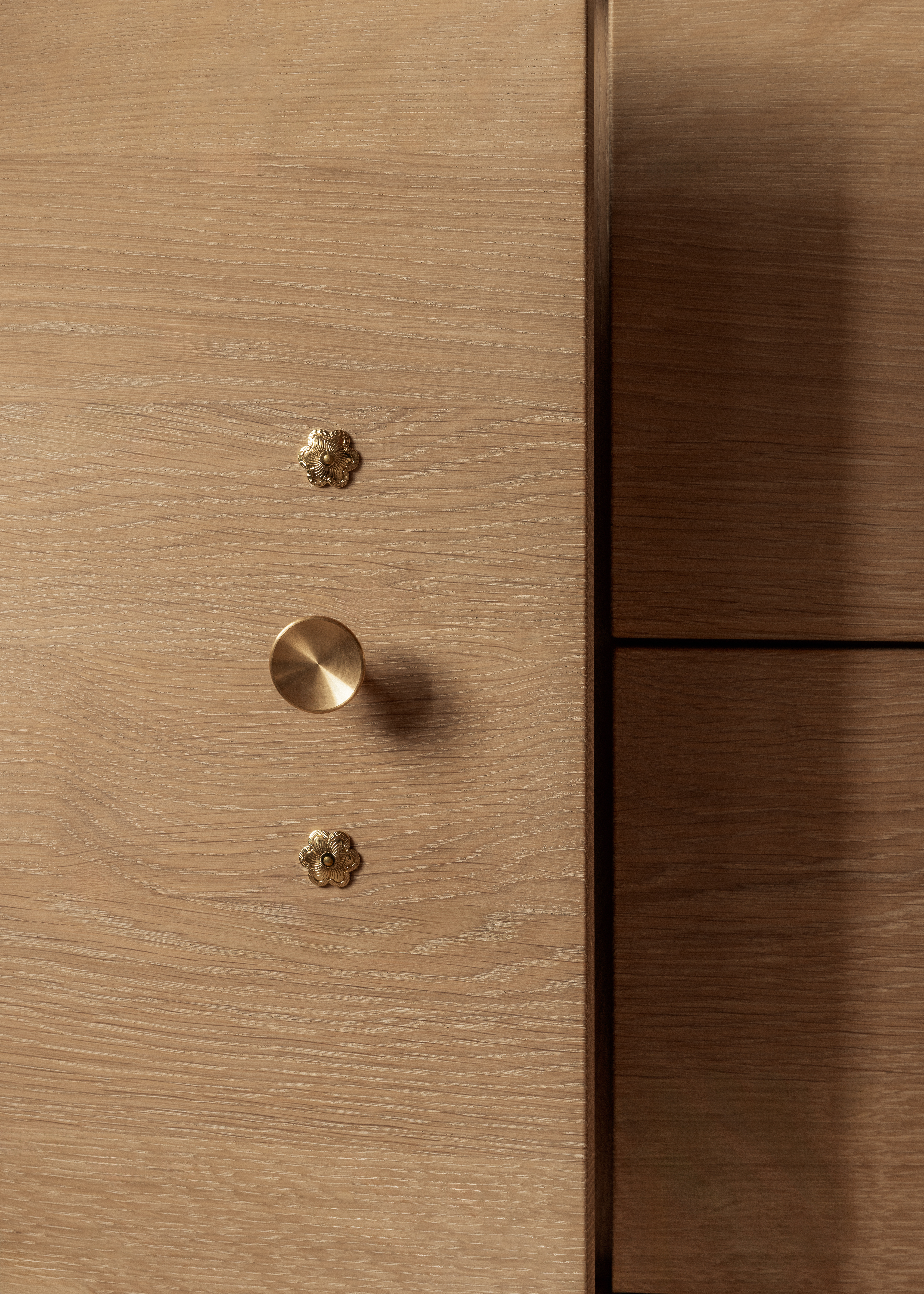 seitz-traditional-home-appenzeller-sideboard-detail-01