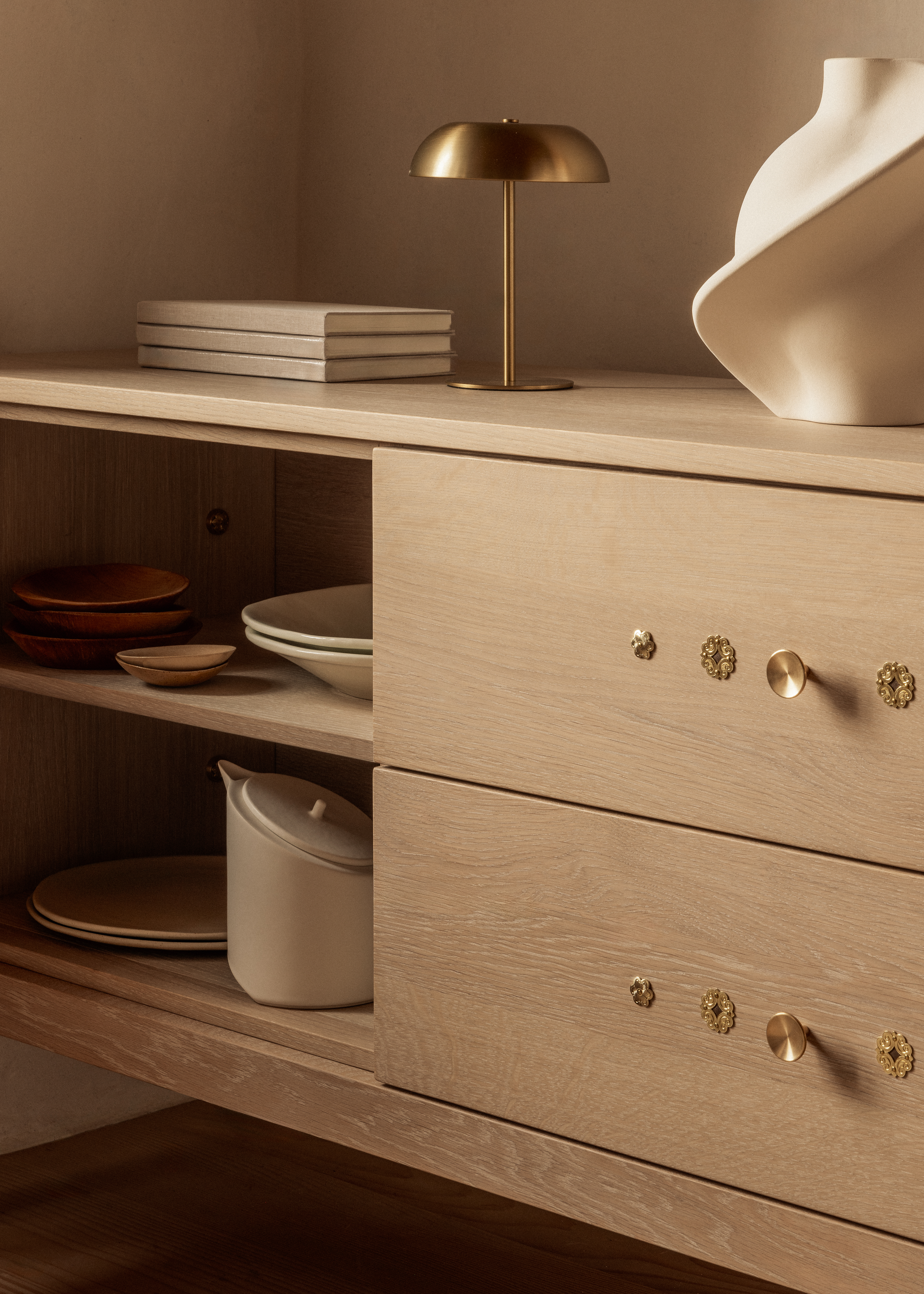 seitz-traditional-home-appenzeller-sideboard-detail-02