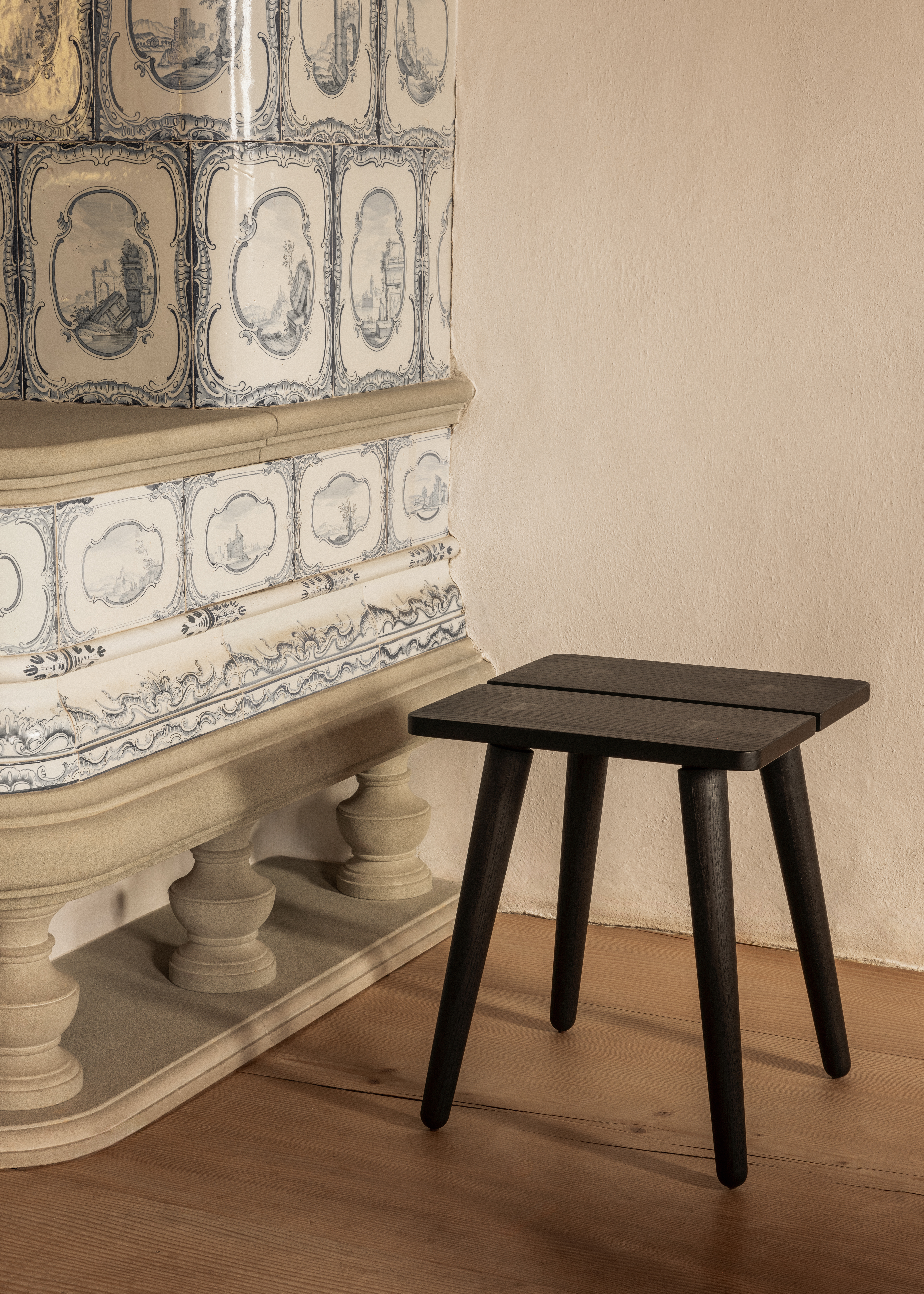 seitz-traditional-home-chalet-stool-detail