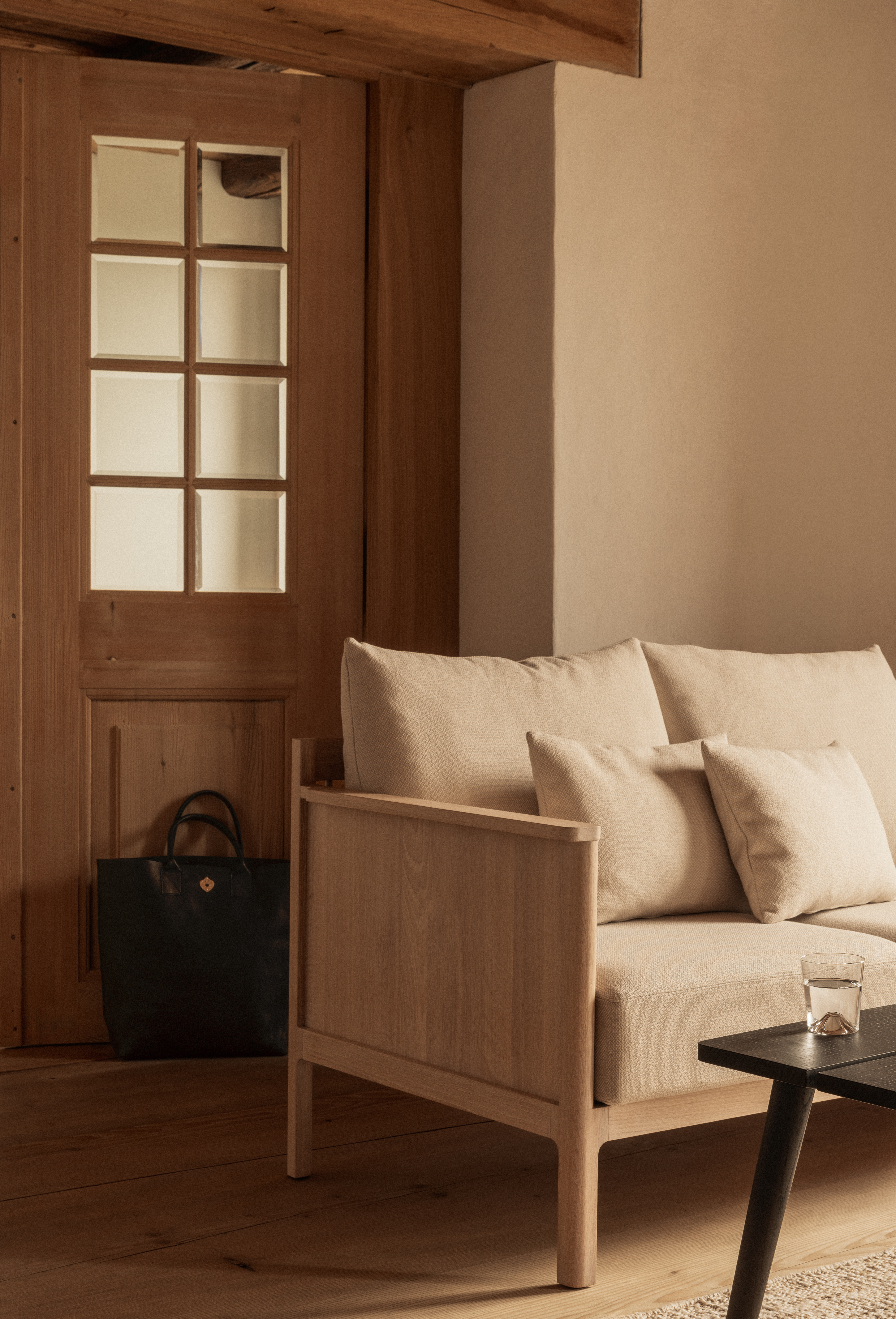 seitz-traditional-home-helm-2-seater-sofa