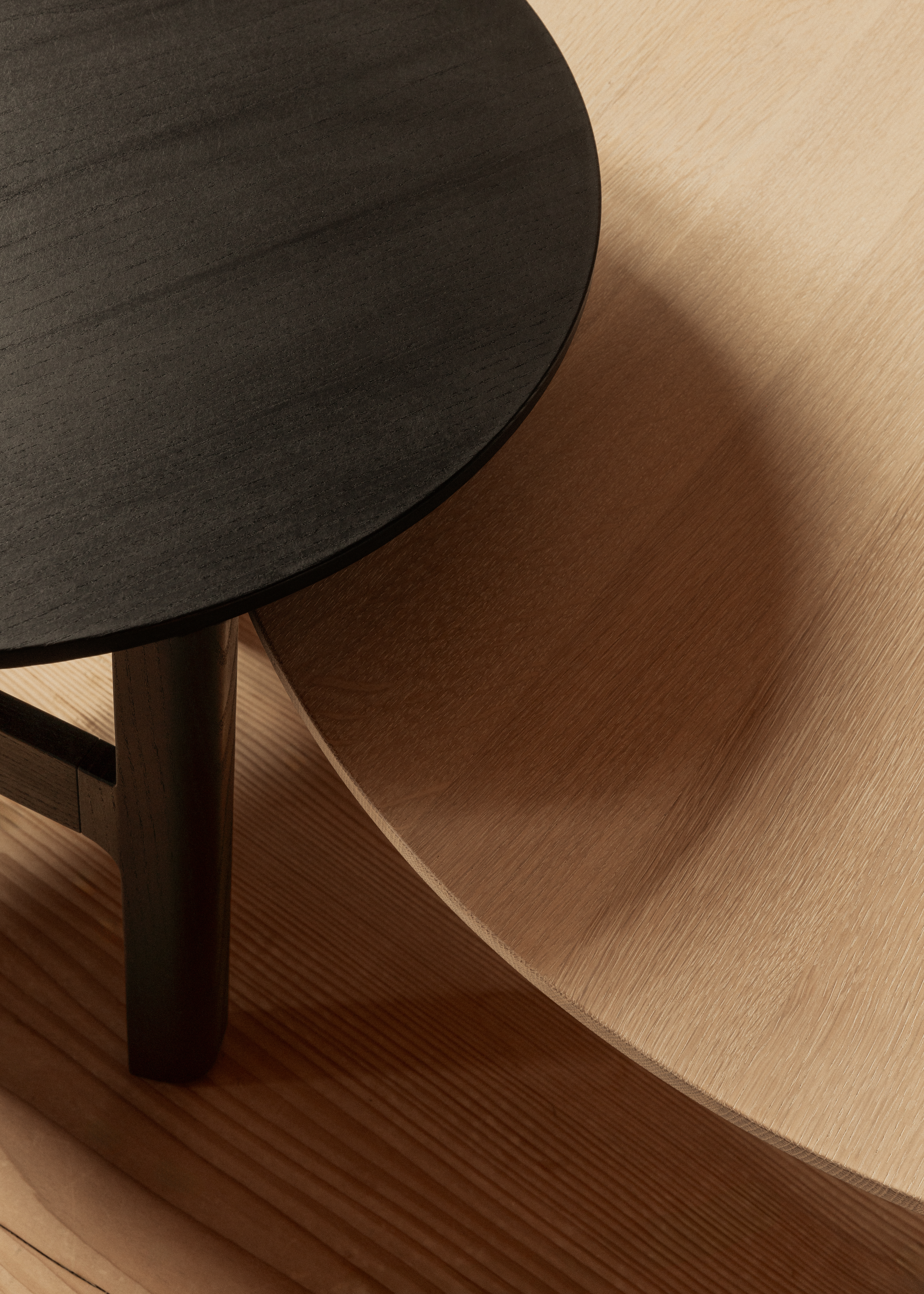 seitz-traditional-home-limmat-occassional-tables-detail-1778523377