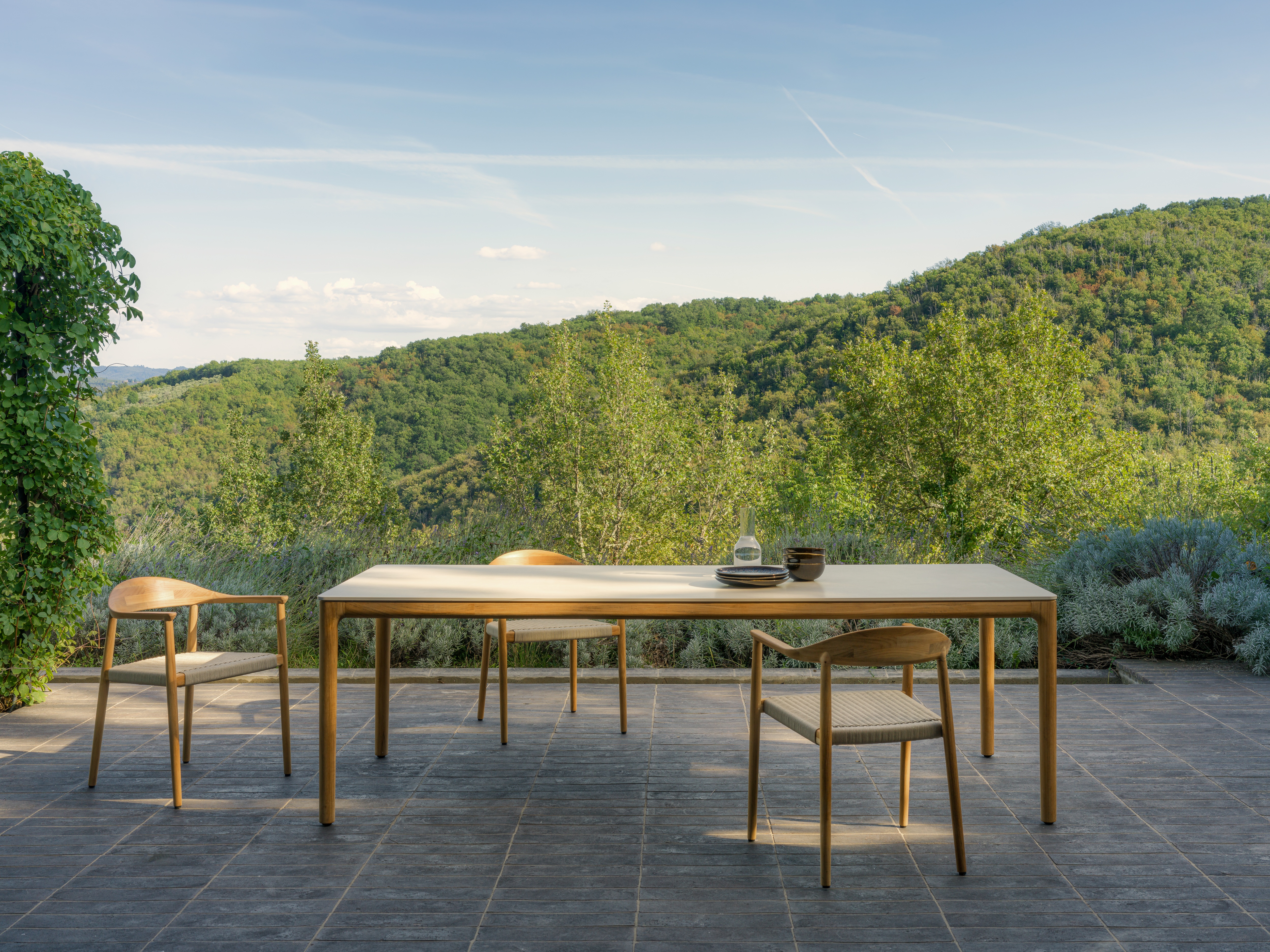 vincent-sheppard-elko-dining-table-ceramic-portland-fika-dining-chair-hr
