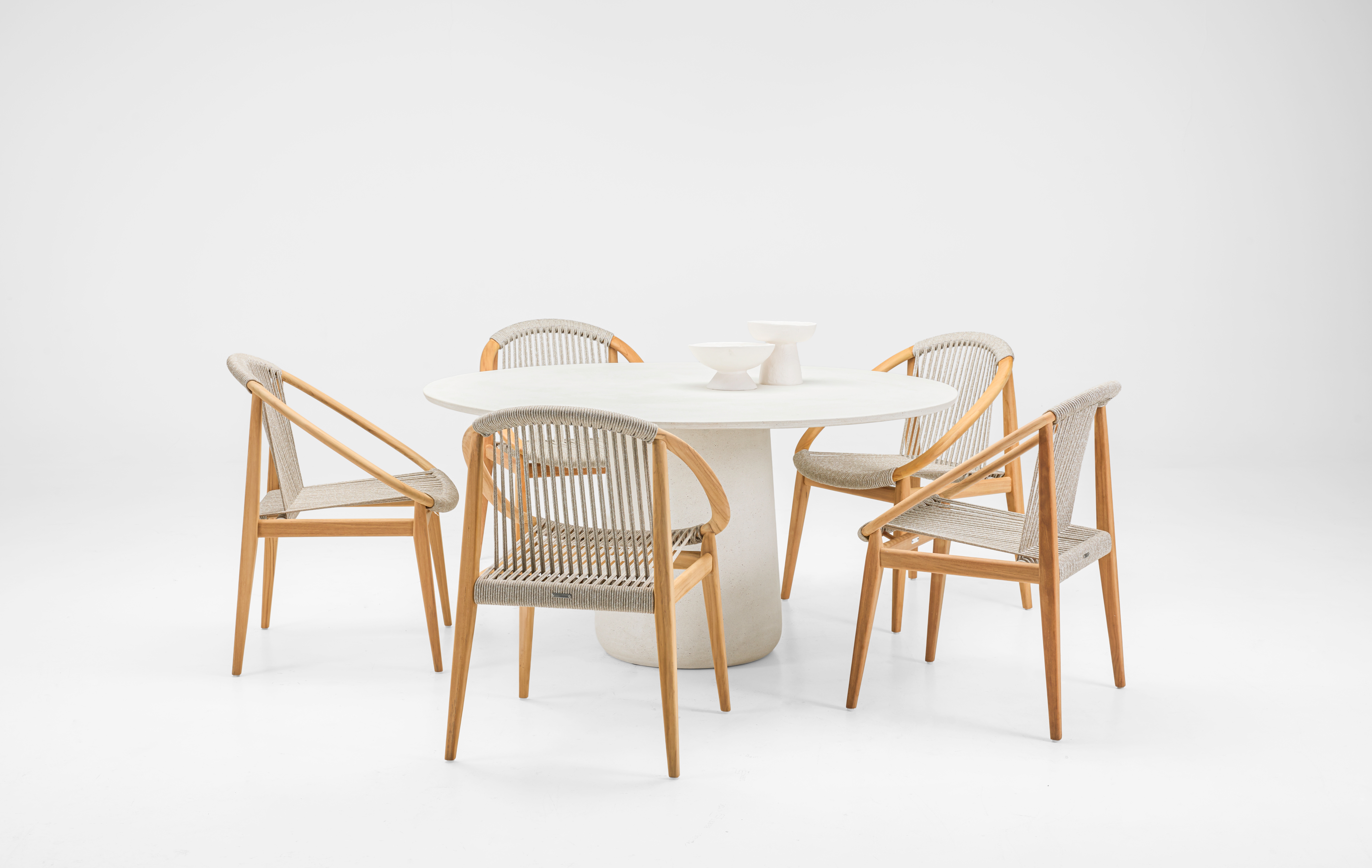 vincent-sheppard-mistral-dining-table-salt-white-frida-dining-chairs-dune-white-2