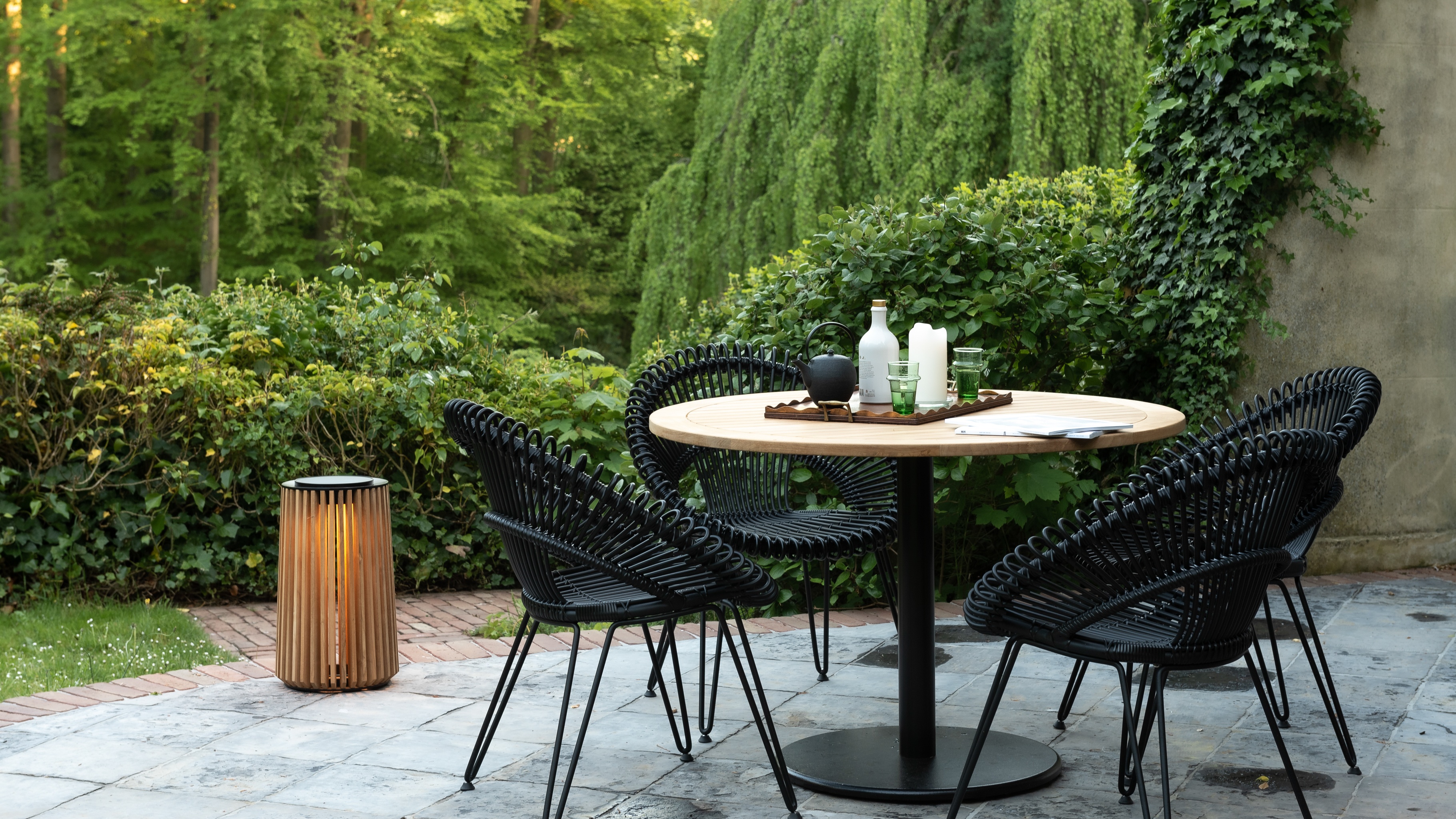 vincent-sheppard-rondabistrotable-roxydc-mayalantern-a03-300dpi