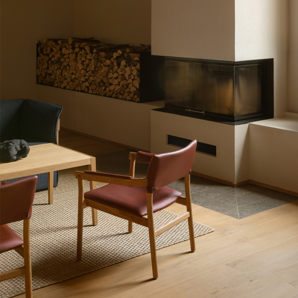 Vyn Easy Chair