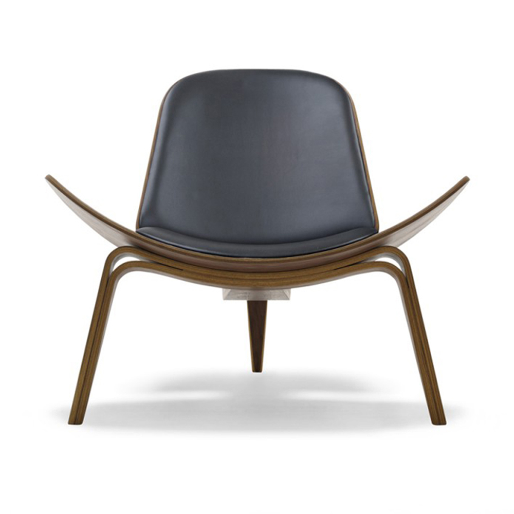 CH07 Shell Chair | Hans J. Wegner | Carl Hansen and Son | SUITE NY