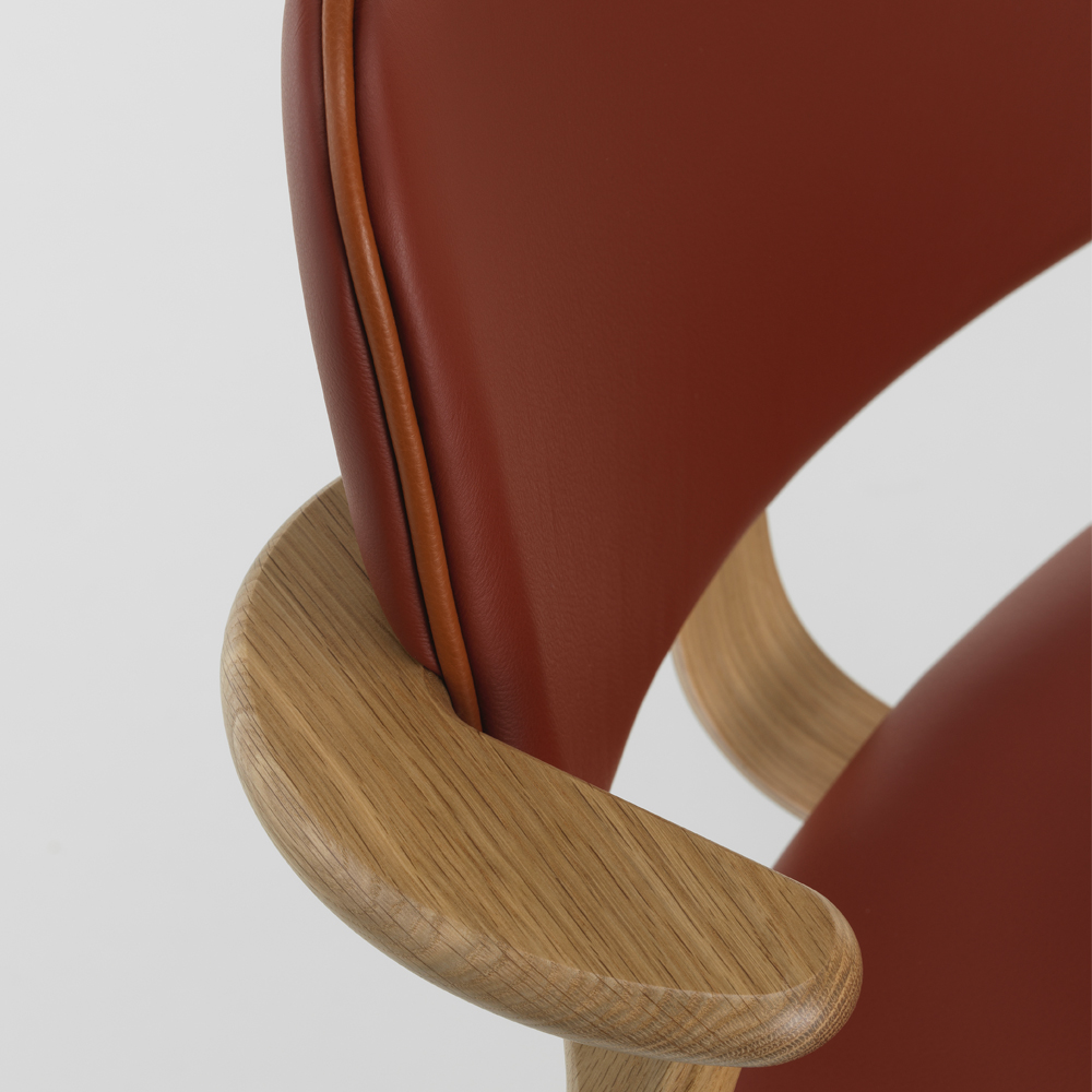 Oak Clear Lacquered, Terracotta Leather, Cognac Piping