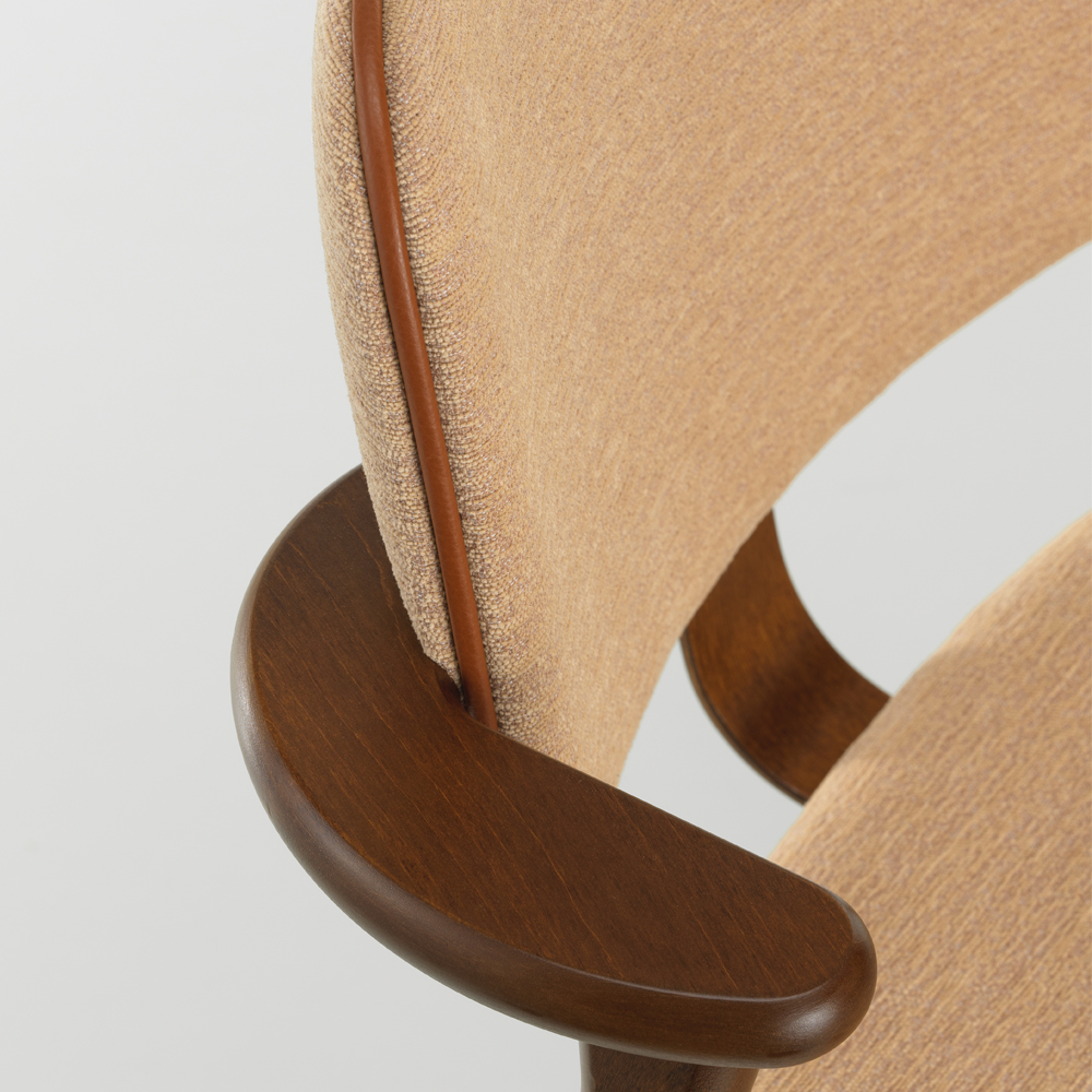 Walnut Stained Birch, Beige/Pink Fabric, Cognac Piping